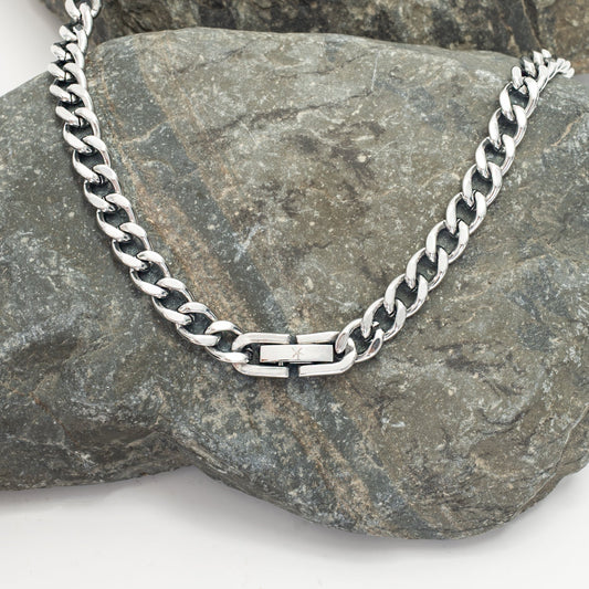 Linked Curb Chain in Stainless Steel