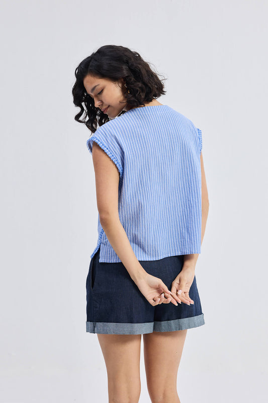Boxy V-neck Top with Fray Detail Back