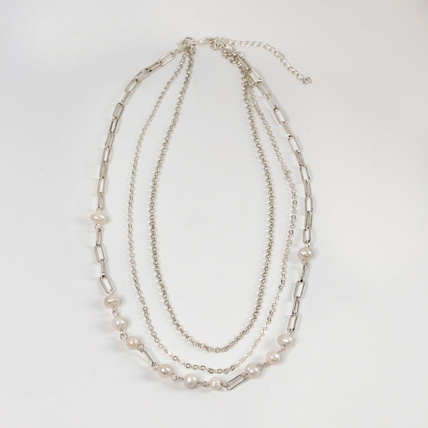 Coquette silver necklace