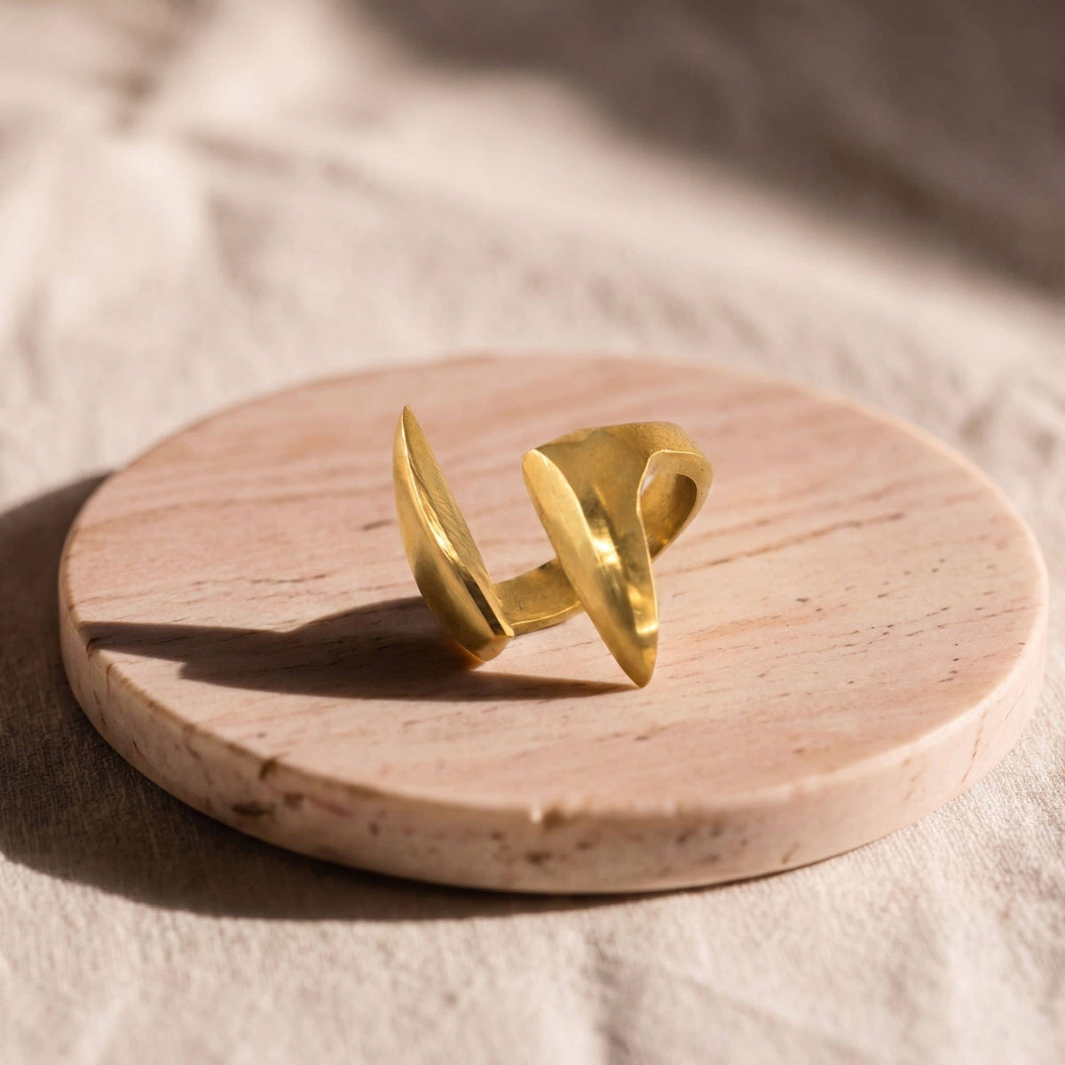 Double Petal Brass Statement Ring for Women | Umbo - EcoDunia