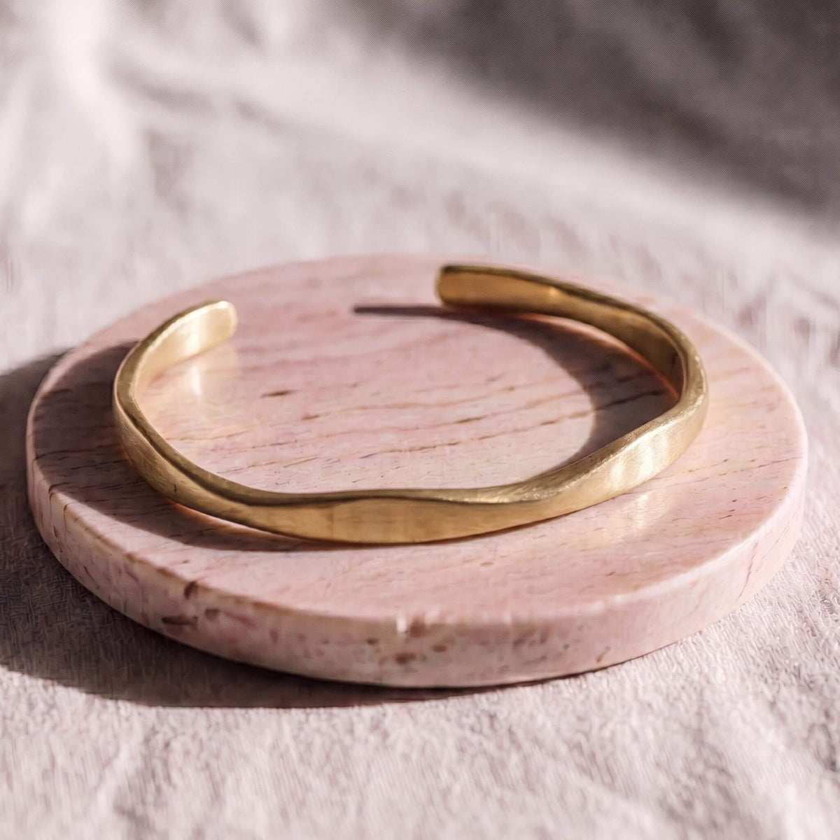 Wavy Organic Brass Cuff Bracelet | Judi - EcoDunia