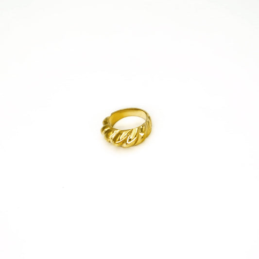 Lira Round Wave Ring