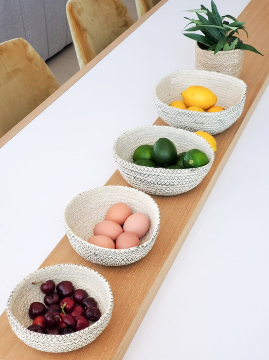 Amari Round Bowl - Black (Set of 4)