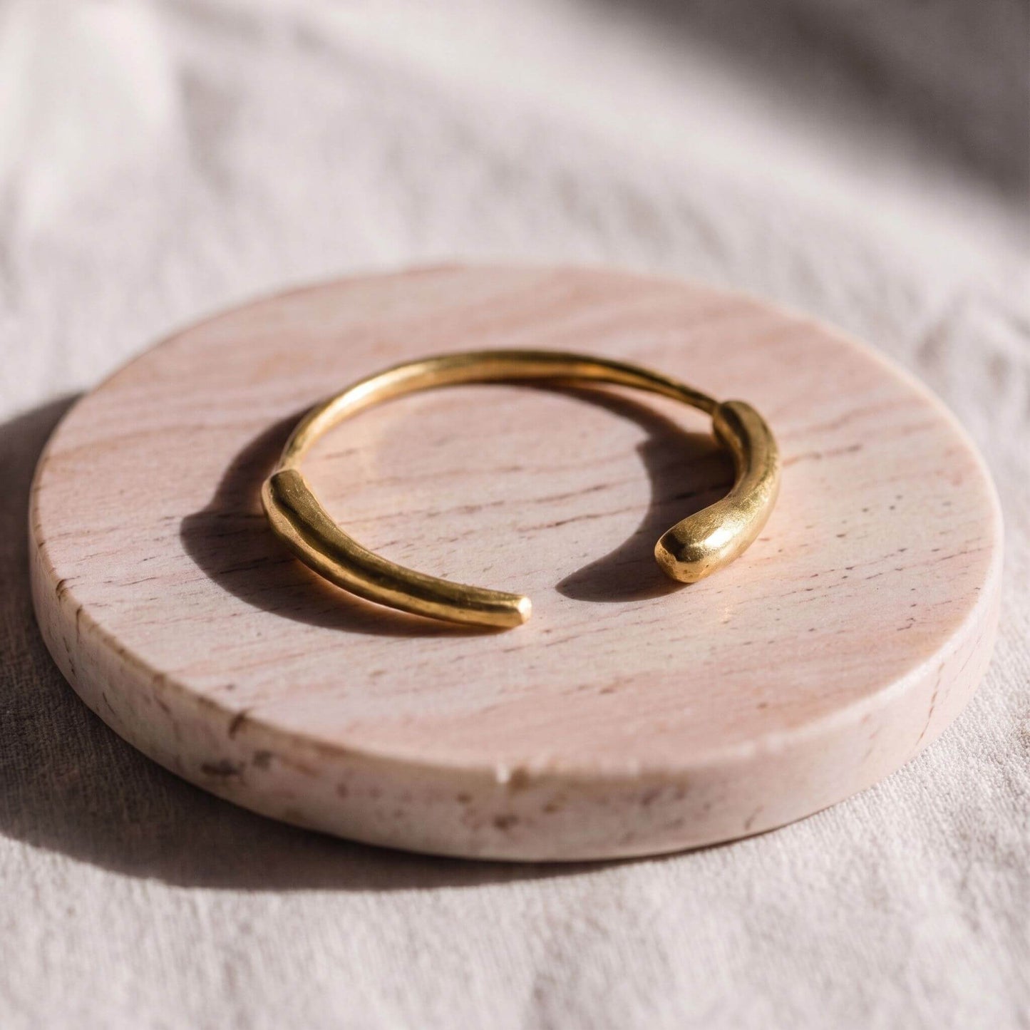 Smooth Organic Brass Cuff Bracelet | Jani - Ecodunia