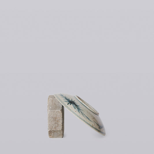 Small Blue and White Porcelain Dancing Crane Dish