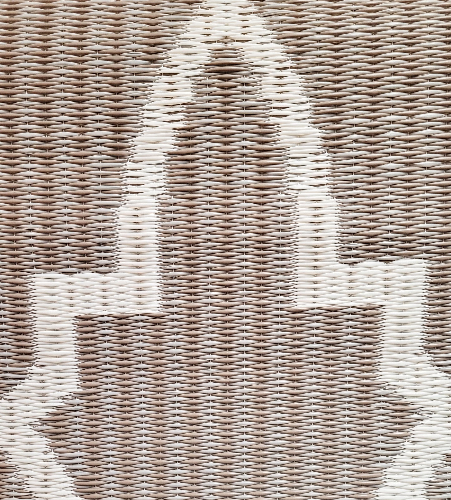 Casa Blanca Sand & White