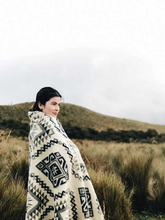 Epera Blanket - Blue Scale