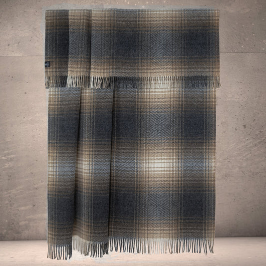 Highland Tweeds Shetland Lambswool Ombre Throw – Natural