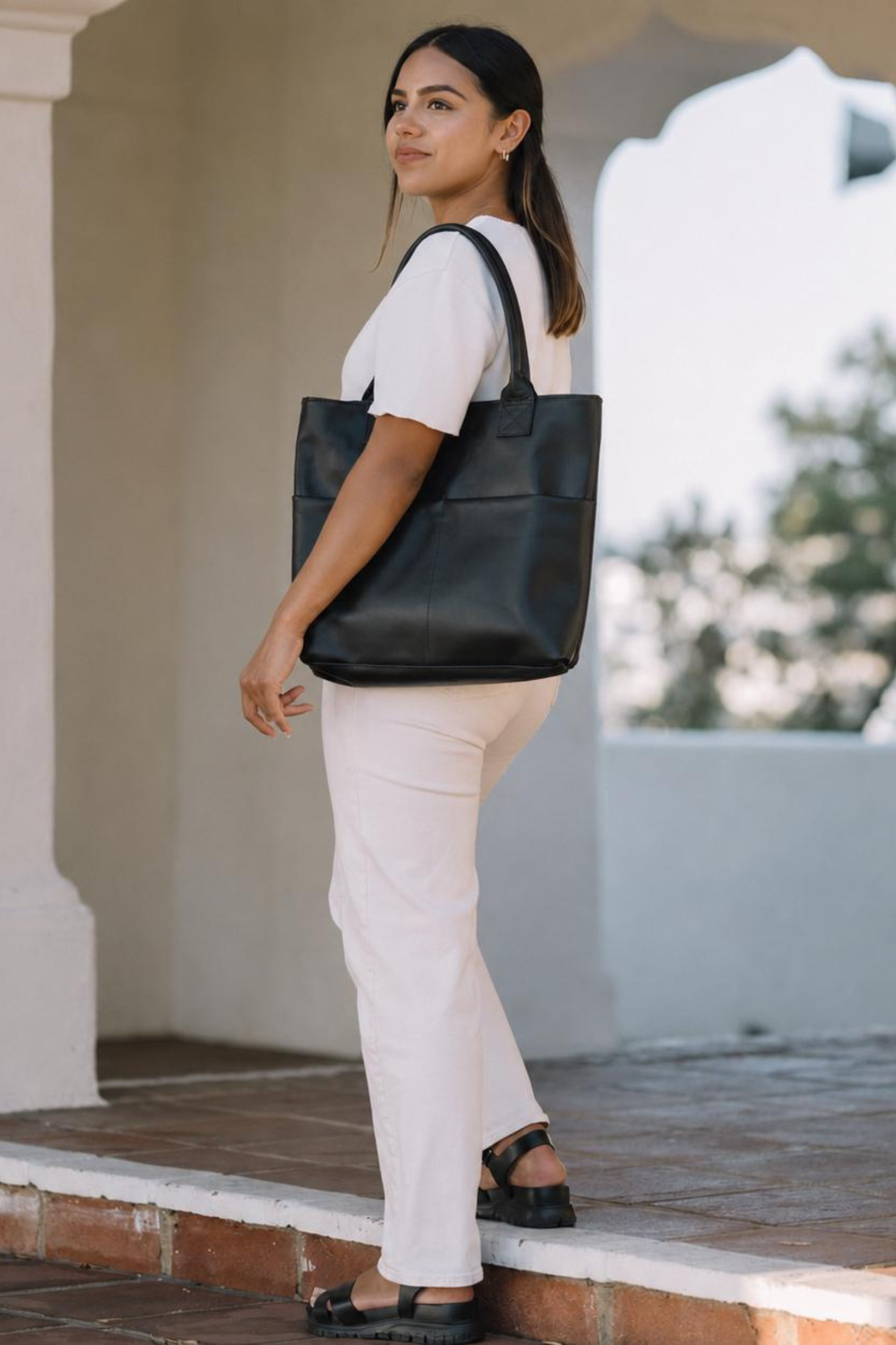 Classic Leather Tote Bag (Structured)
