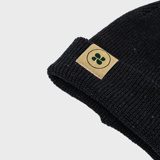 Sustainable vegan beanie in grey made from recycled fibers