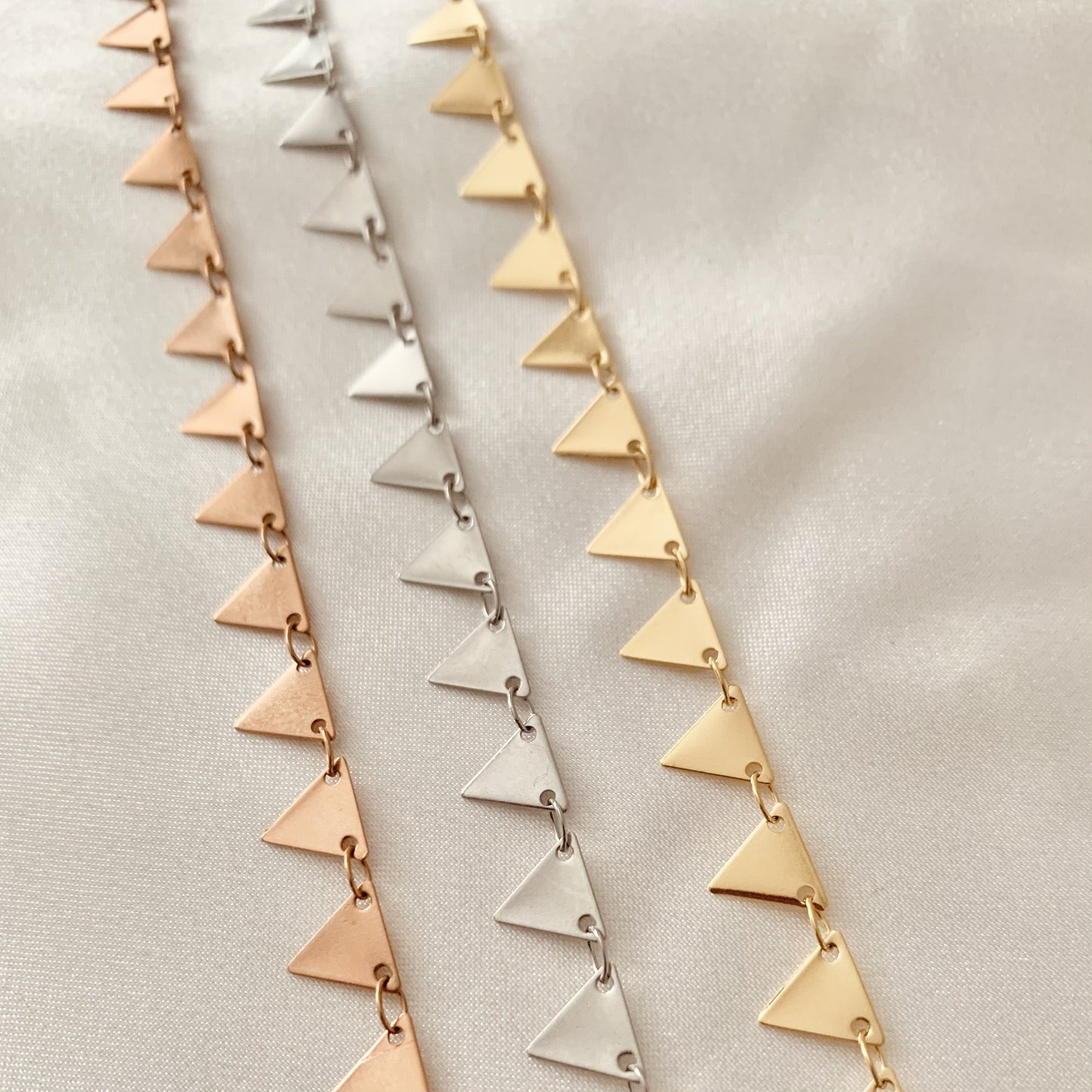 Trois Côté Choker