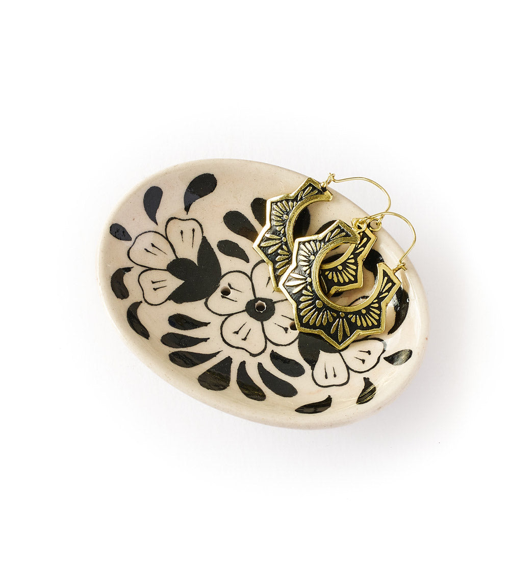 Lalita Soap Dish - Hand-Painted Black, White