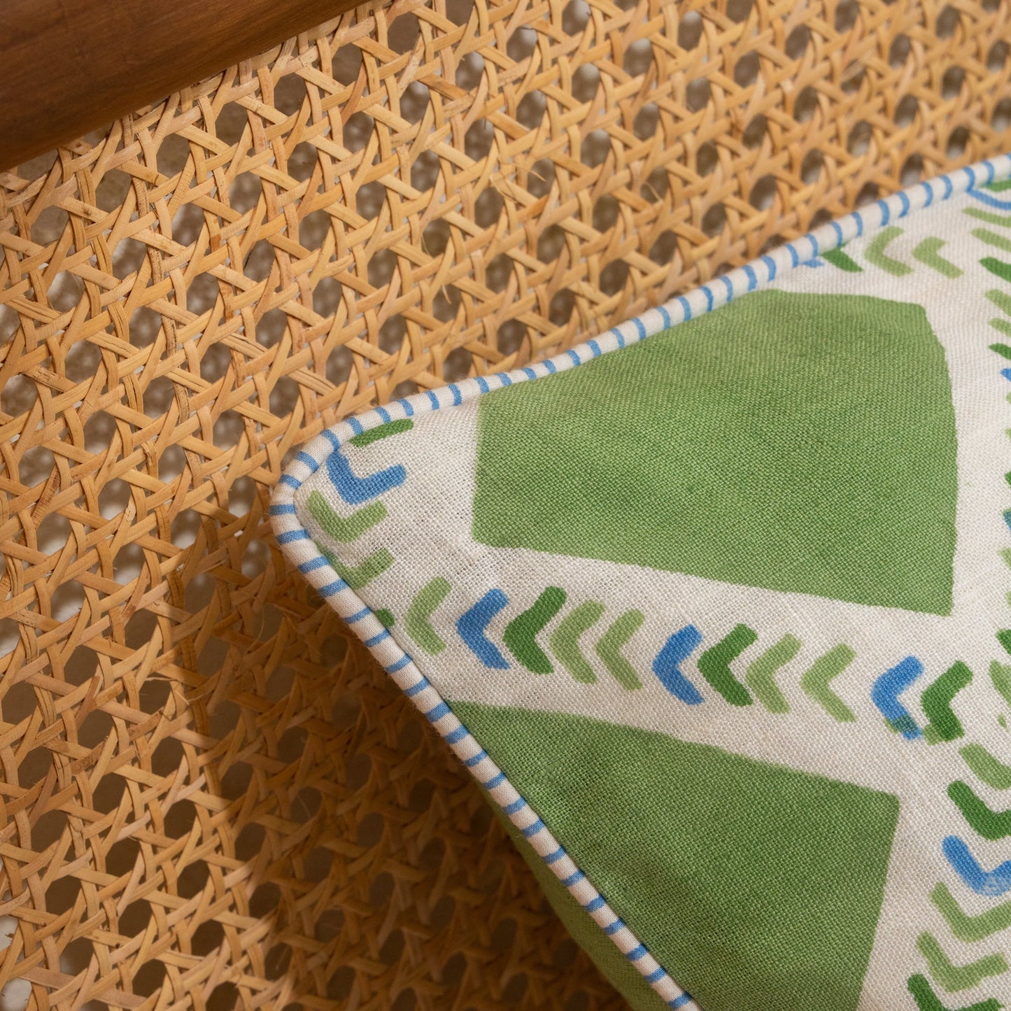 Mithya Linen Pillow Cover - Green
