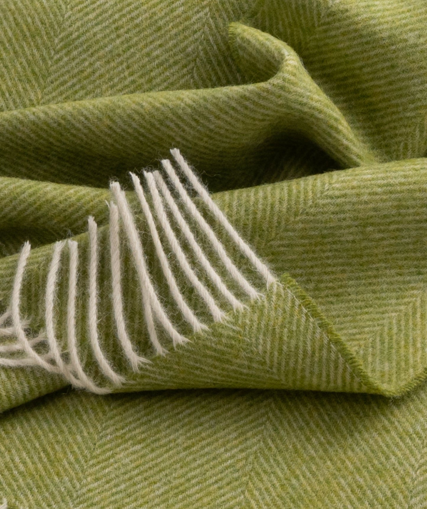 Southampton Home Shetland Lambswool Herringbone Throw – Lime
