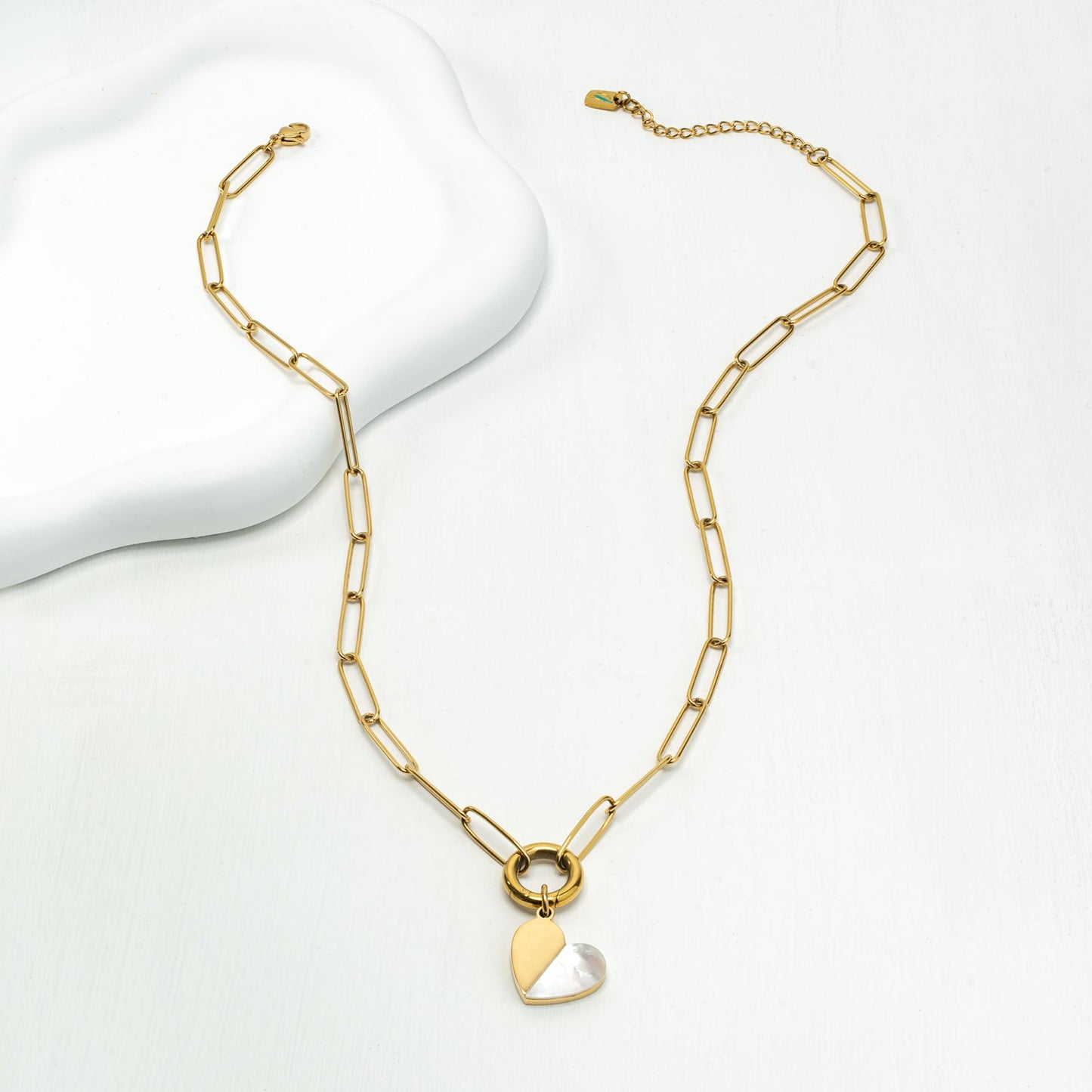 Heart of Mary Necklace Gold