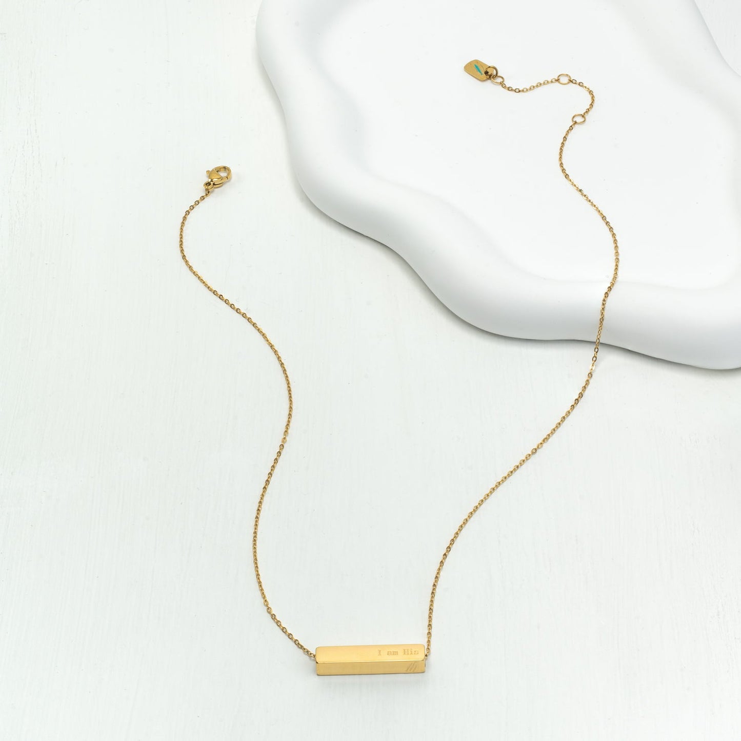 The Chosen Four-Sided Necklace Gold