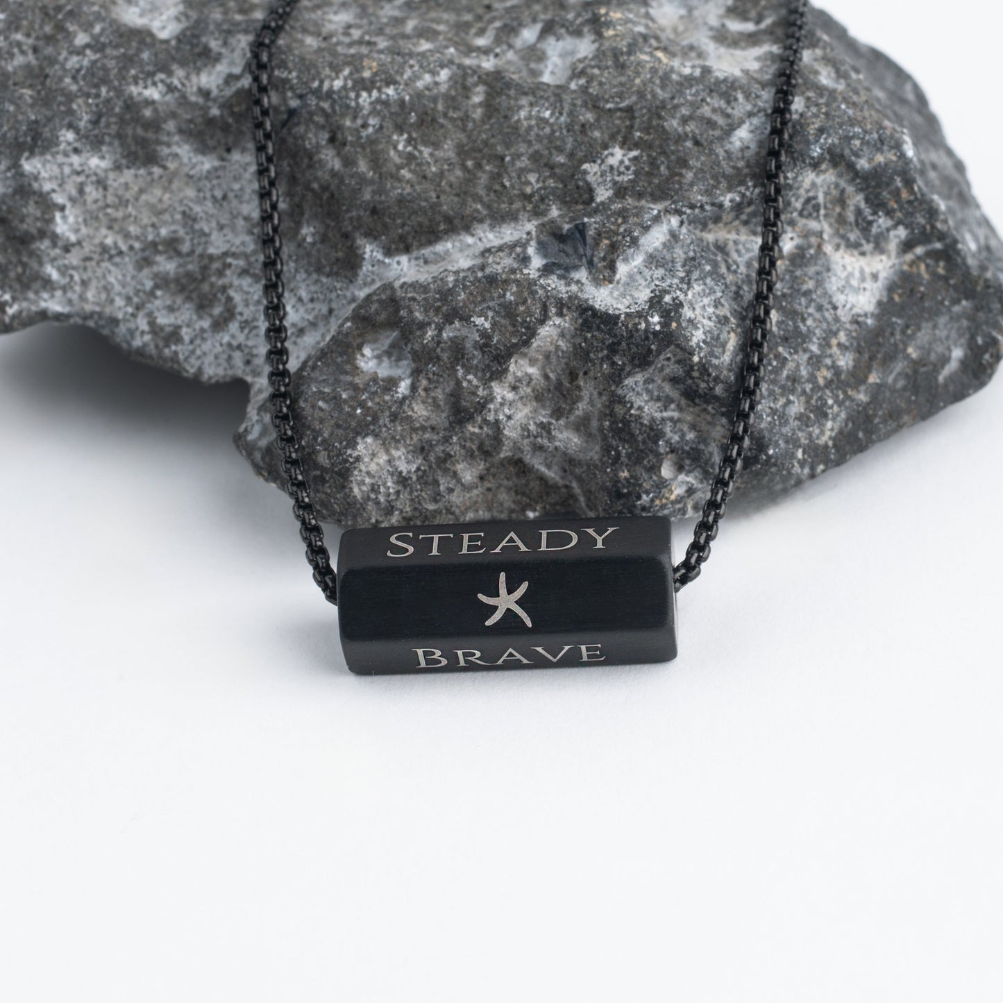 The Pillar Necklace – Matte Black