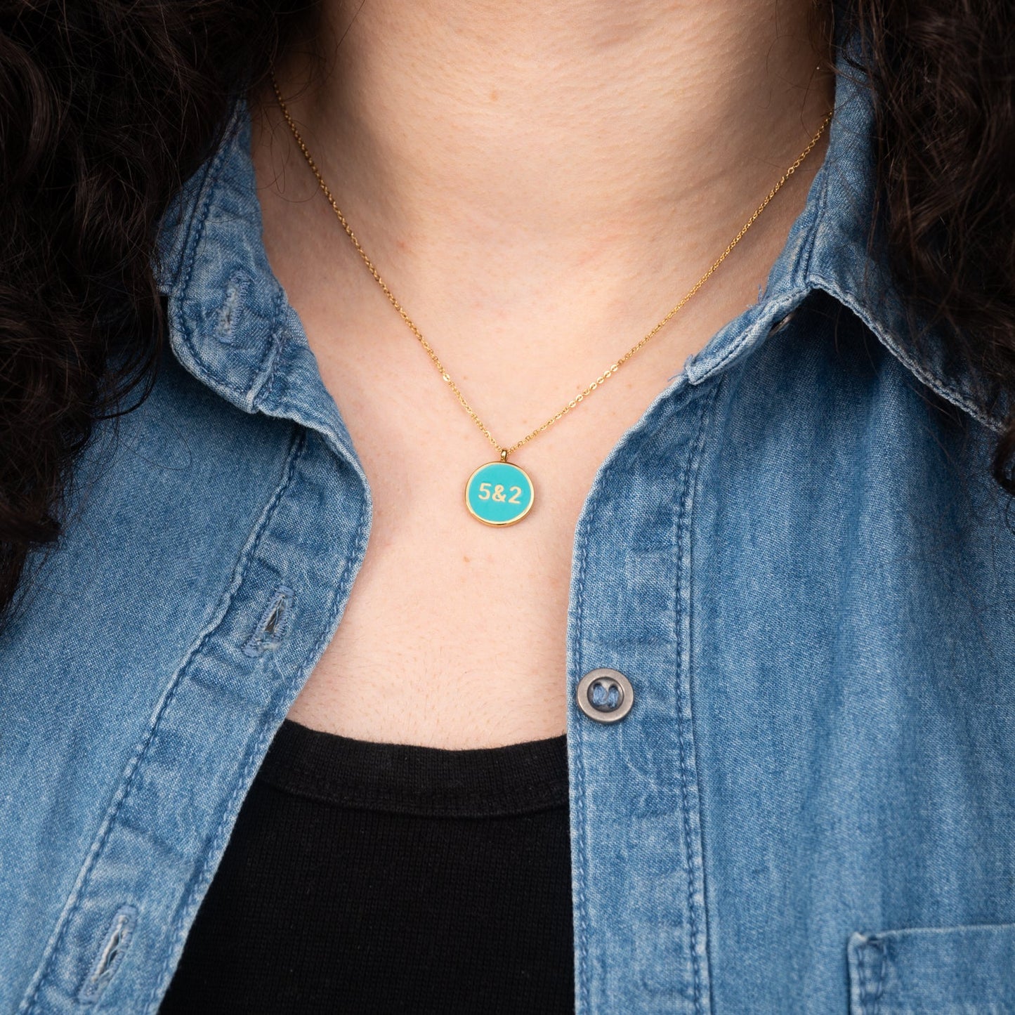 Hebrew 5&2 Gold Necklace