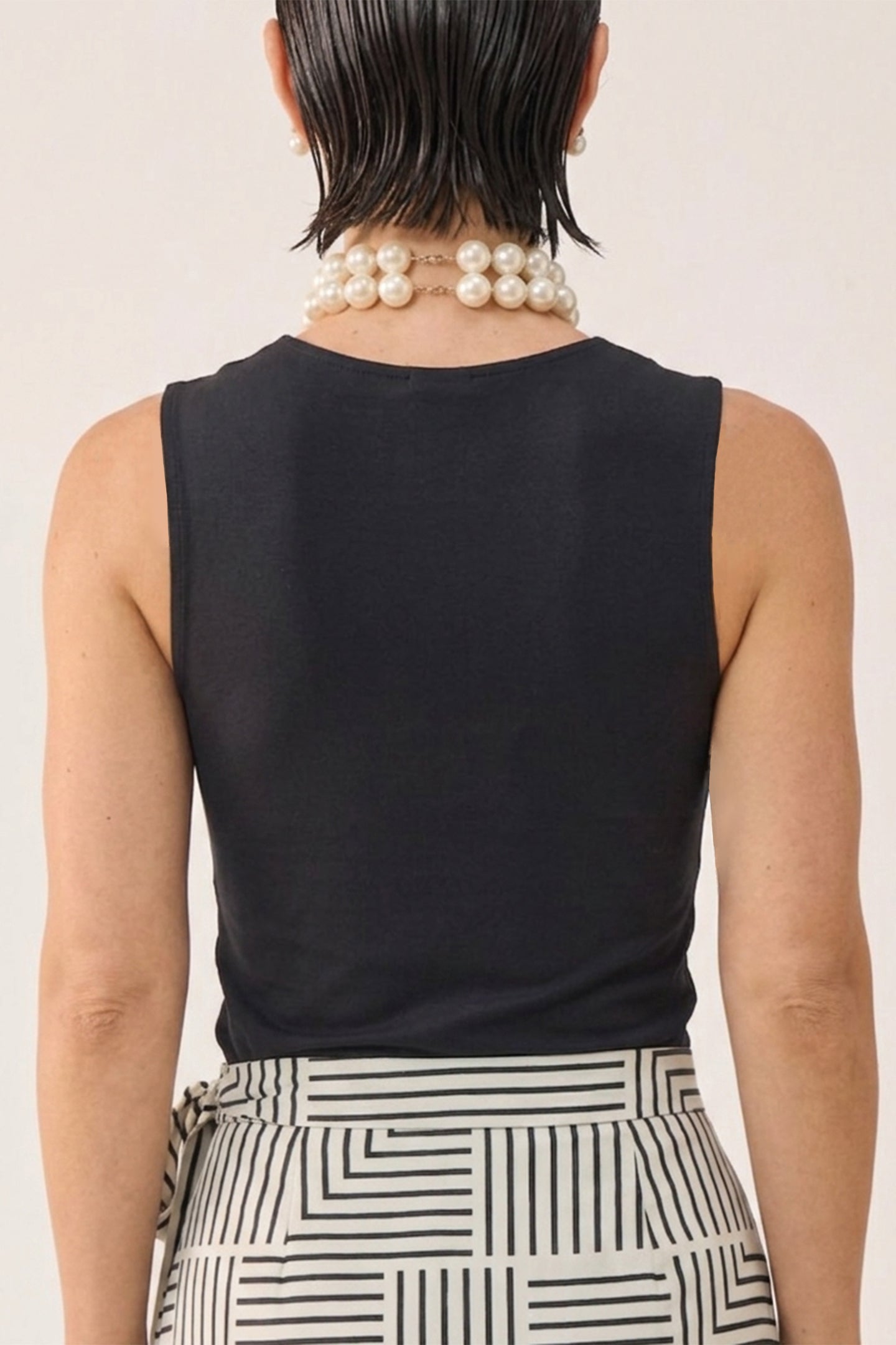 Regular Sweetheart Neck Top in Black