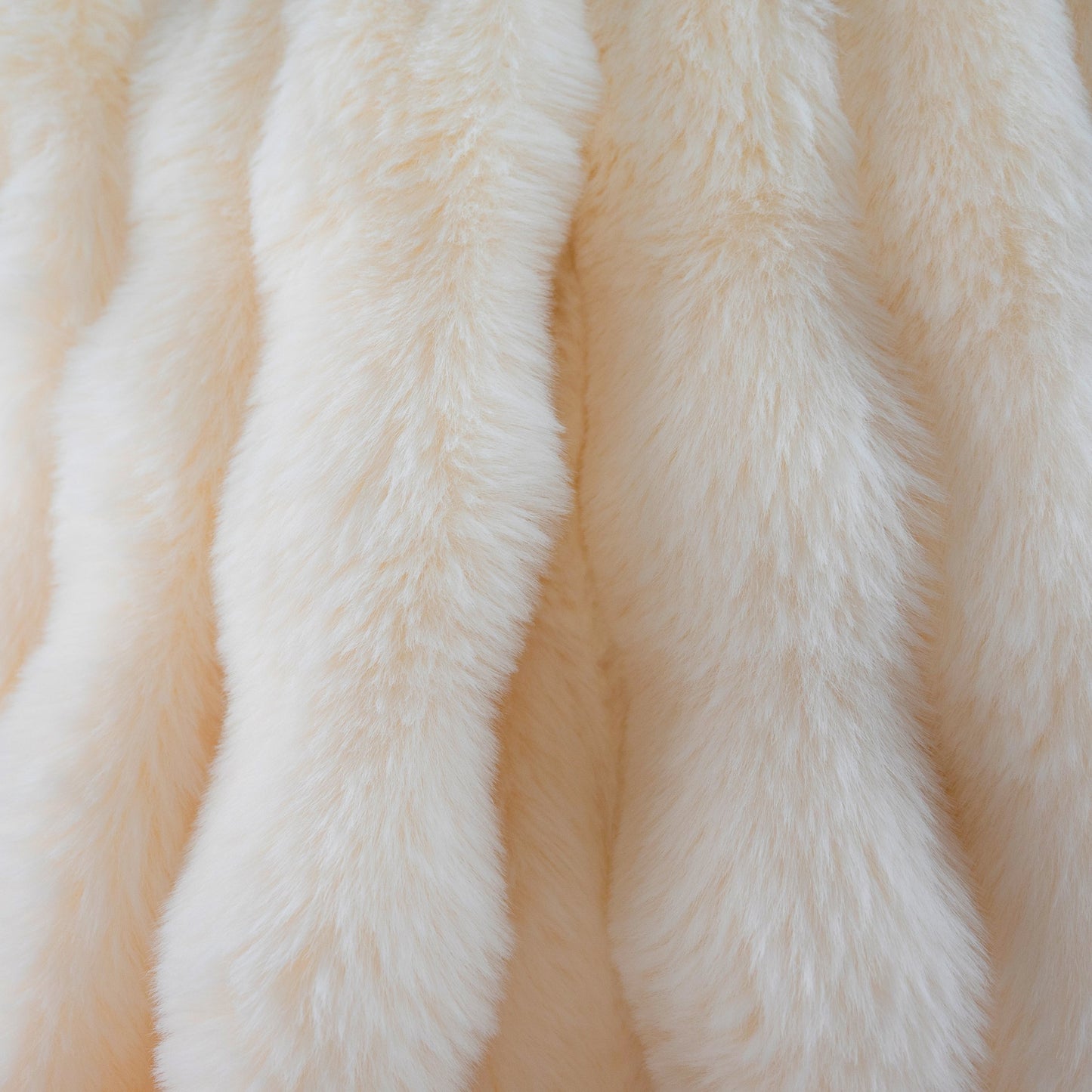 Southampton Home Cloud Throw - Champagne Mist