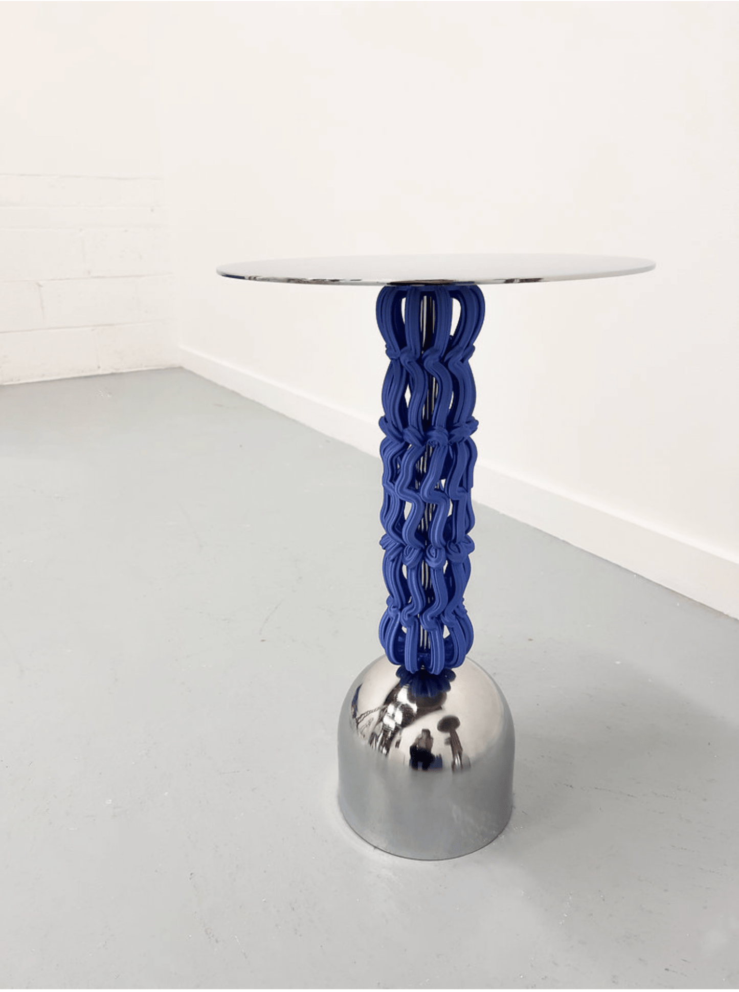 Frosting Martini Table