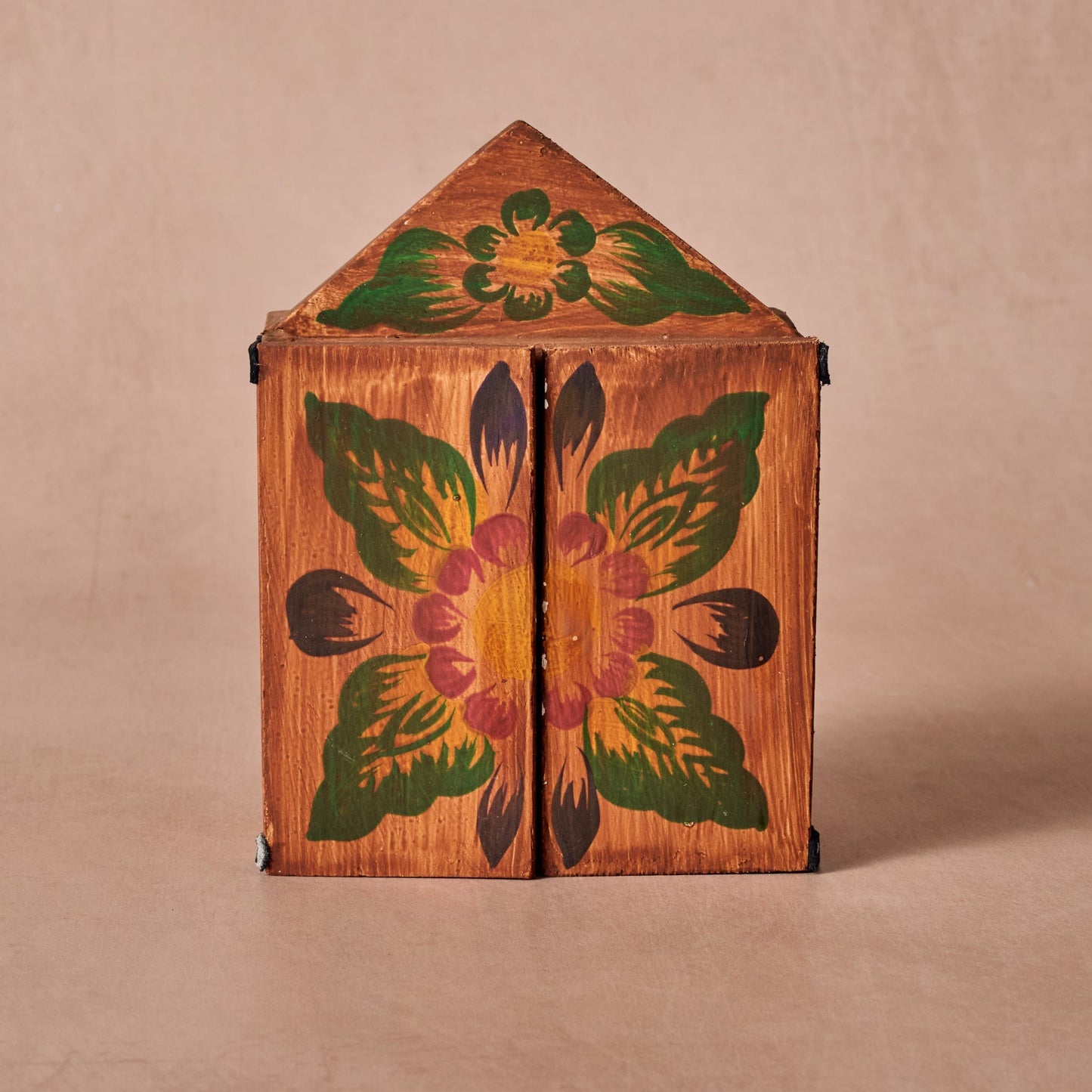 Regal Retablo