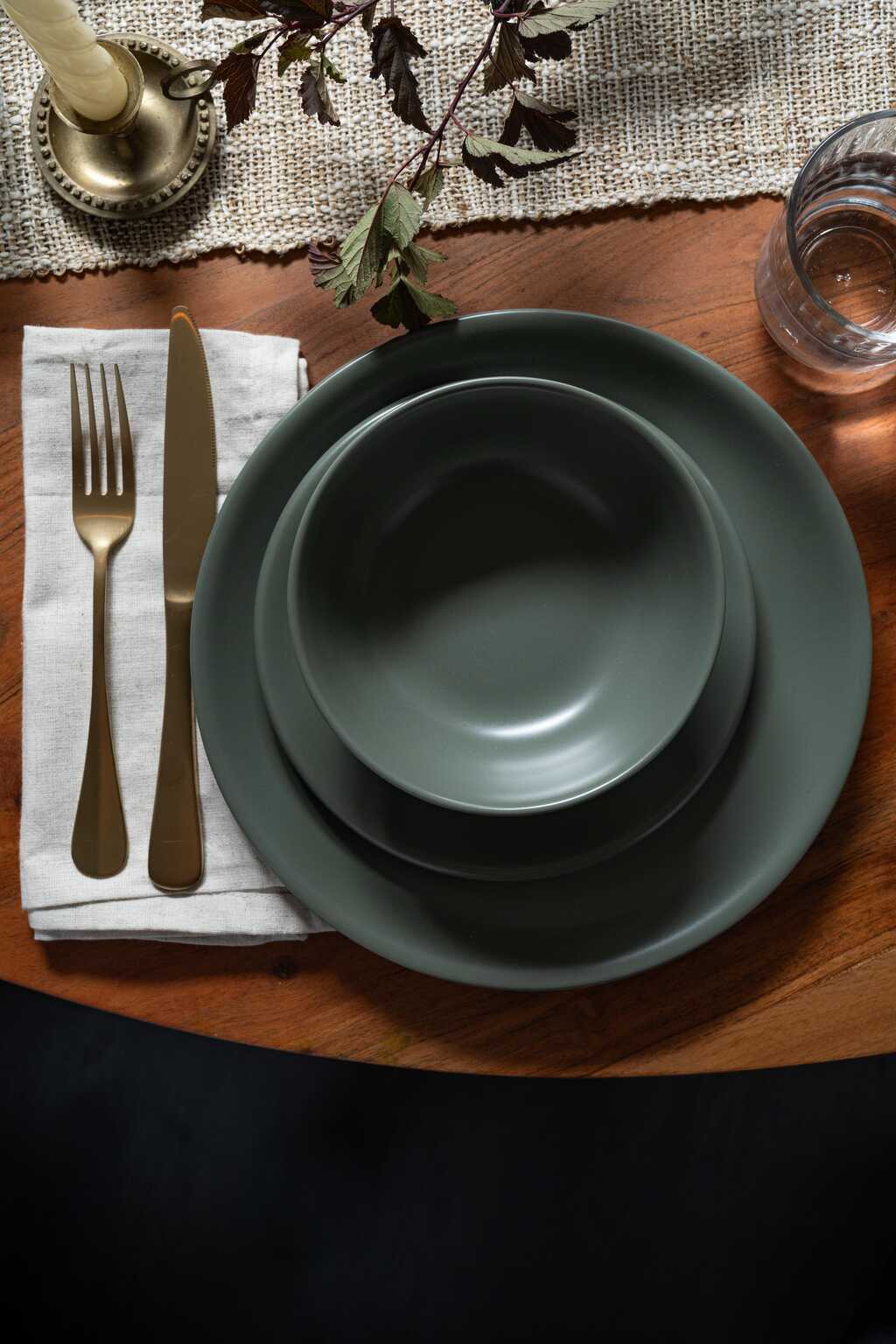 The Heritage Collection (16-pieces)