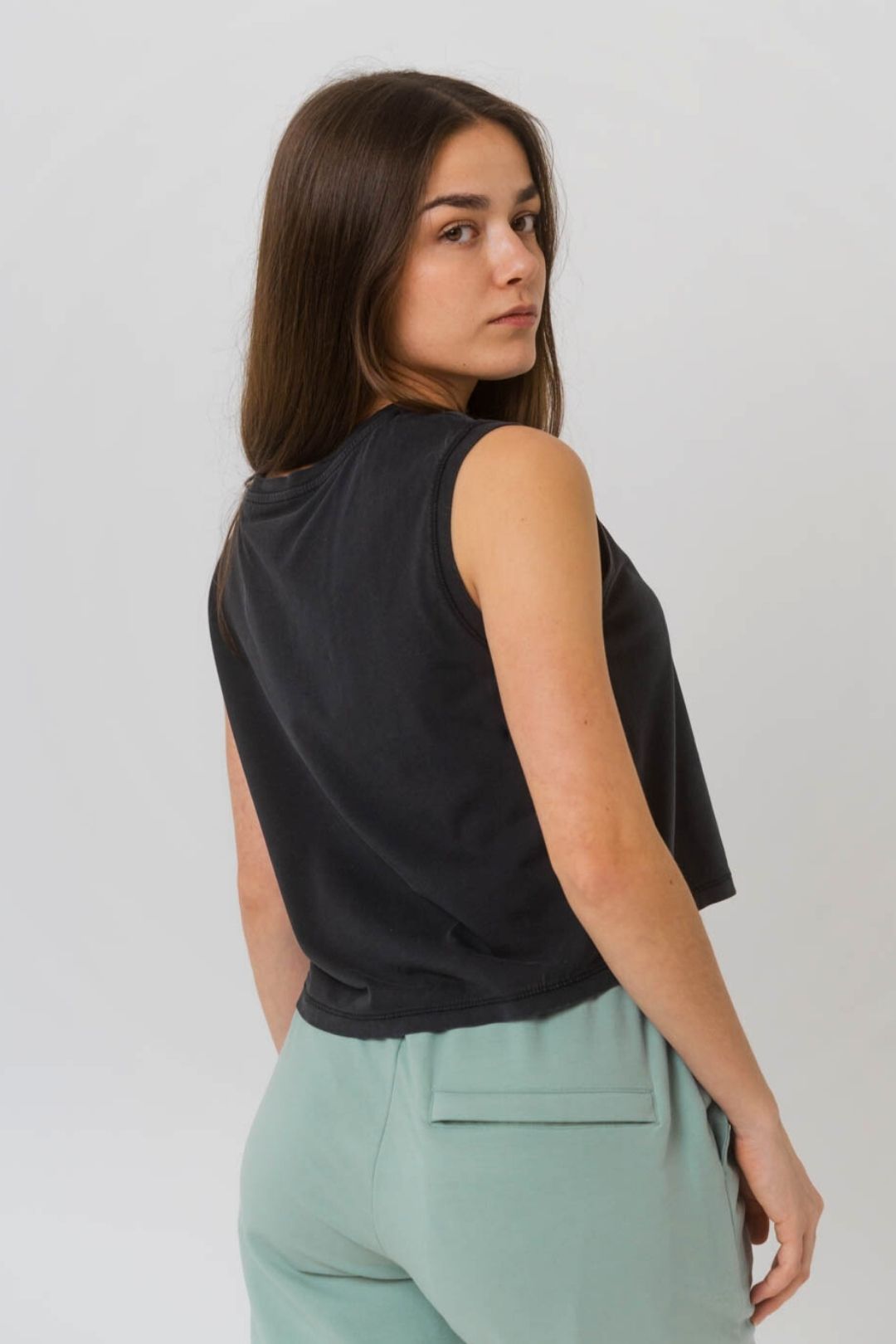 Camiseta crop sin mangas - Gris Carbón Antiguo