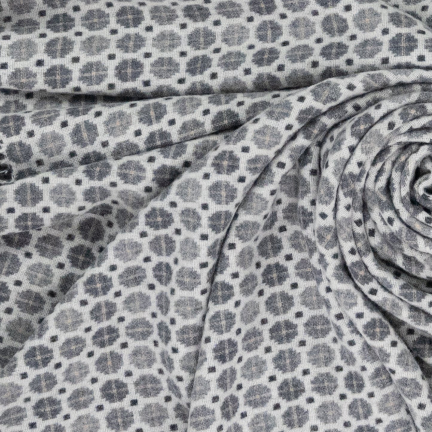 Southampton Home Merino Wool Medallion - Grey