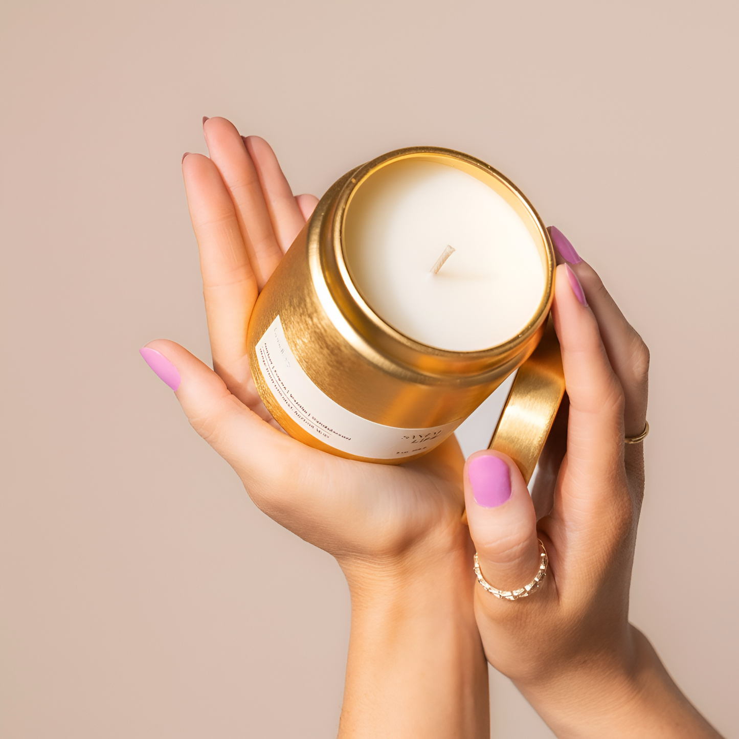White Tea & Thyme | 9 oz Luxury Candle