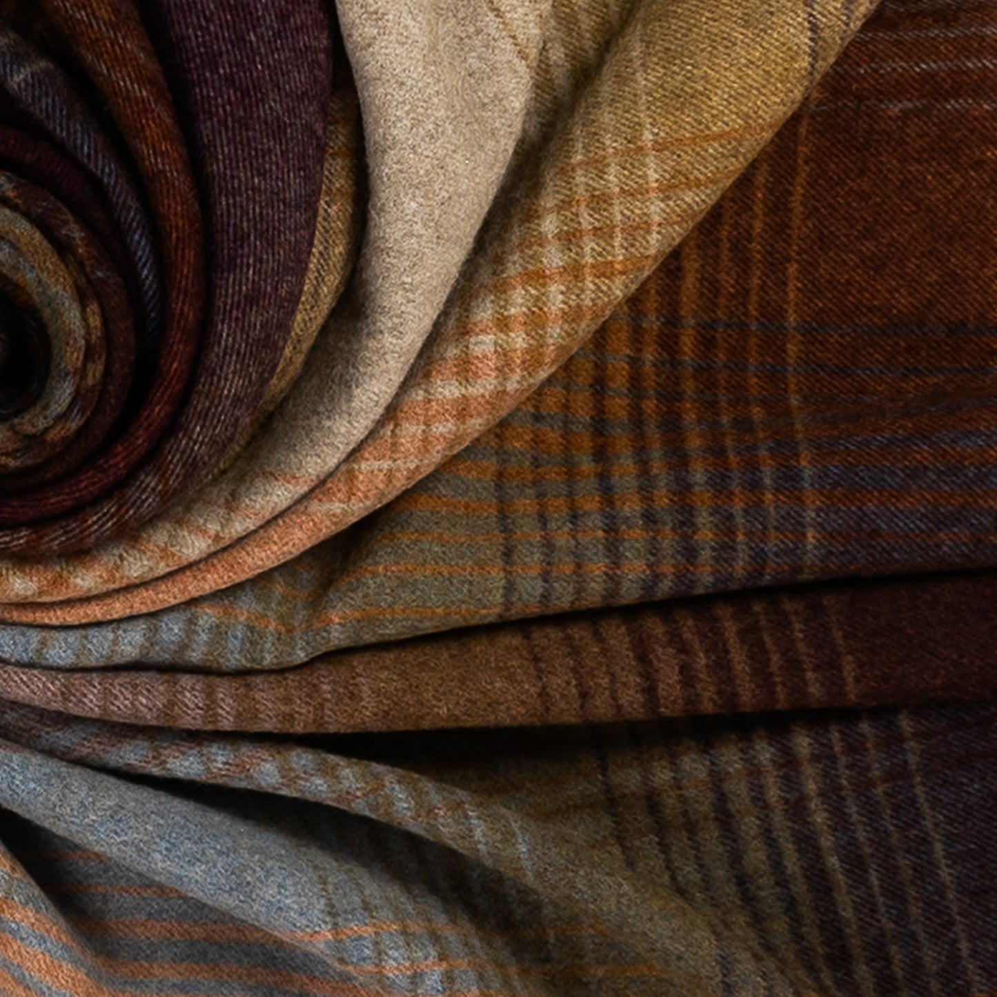 Highland Tweeds Shetland Lambswool Ombre Throw - Burgundy