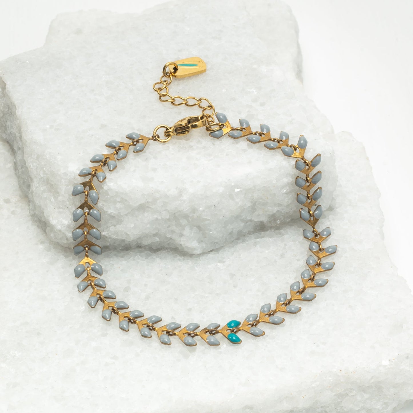 Against the Current Bracelet Gold