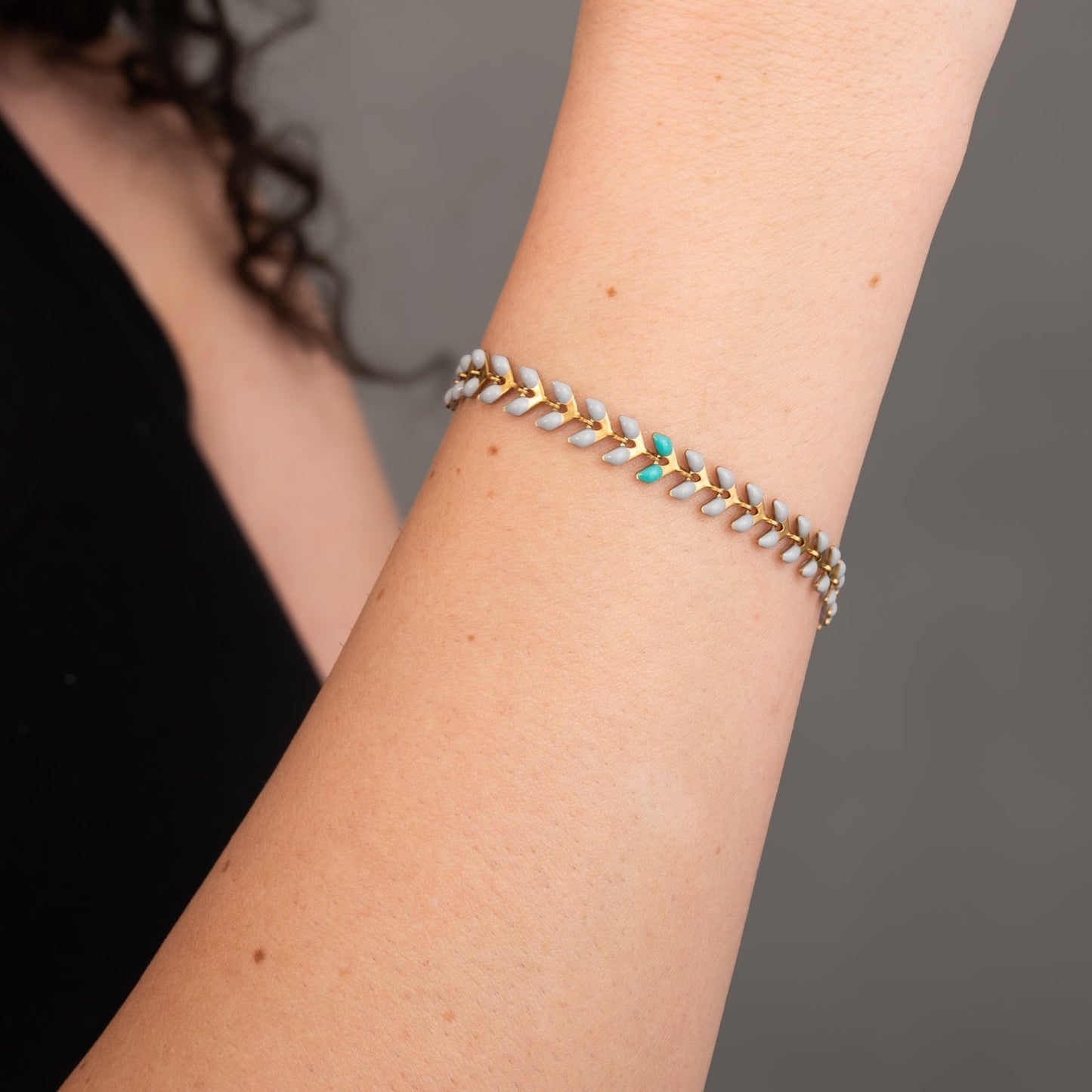 Against the Current Bracelet Gold