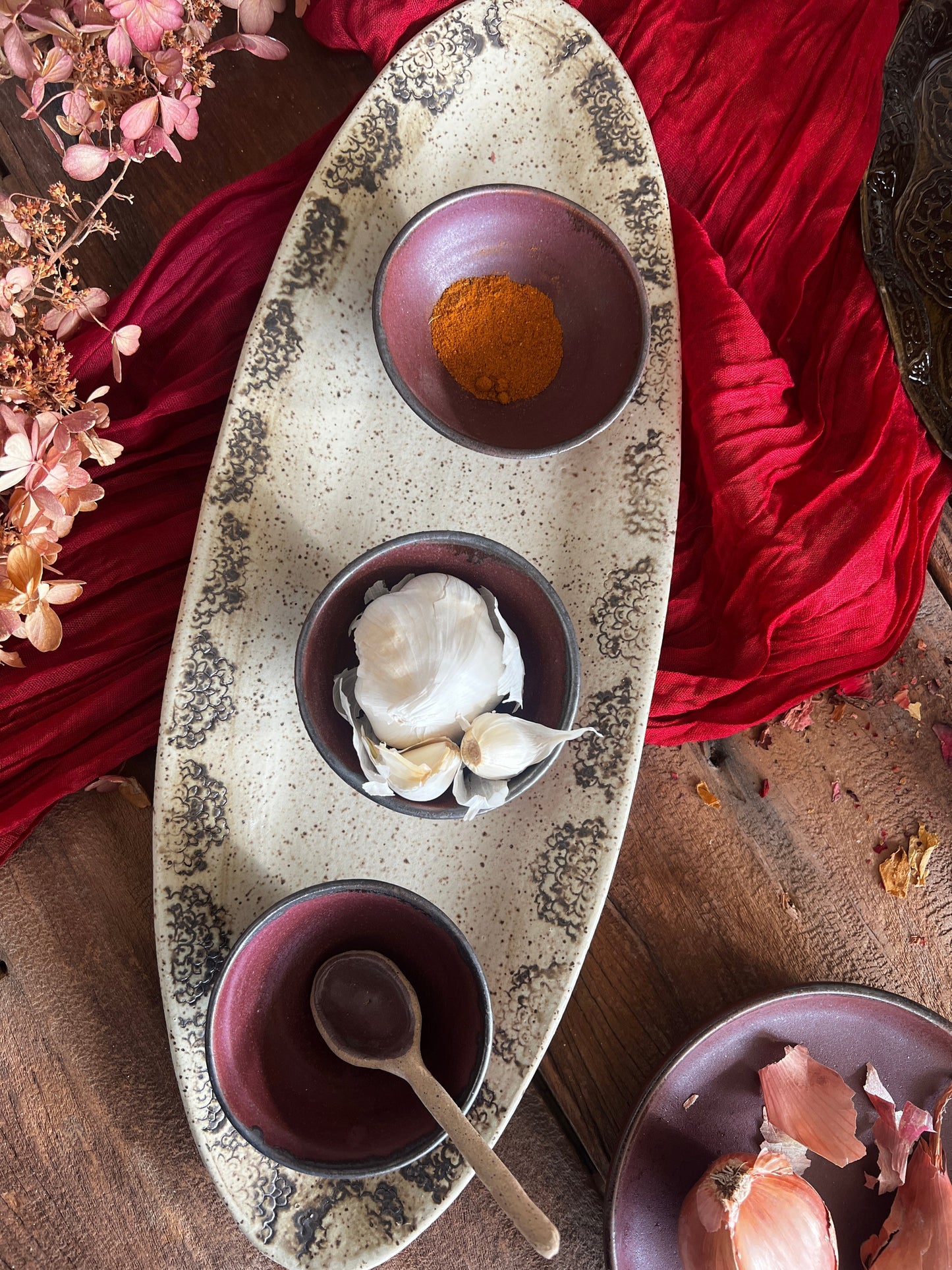 Sandalwood Floral Cut Oval Tray