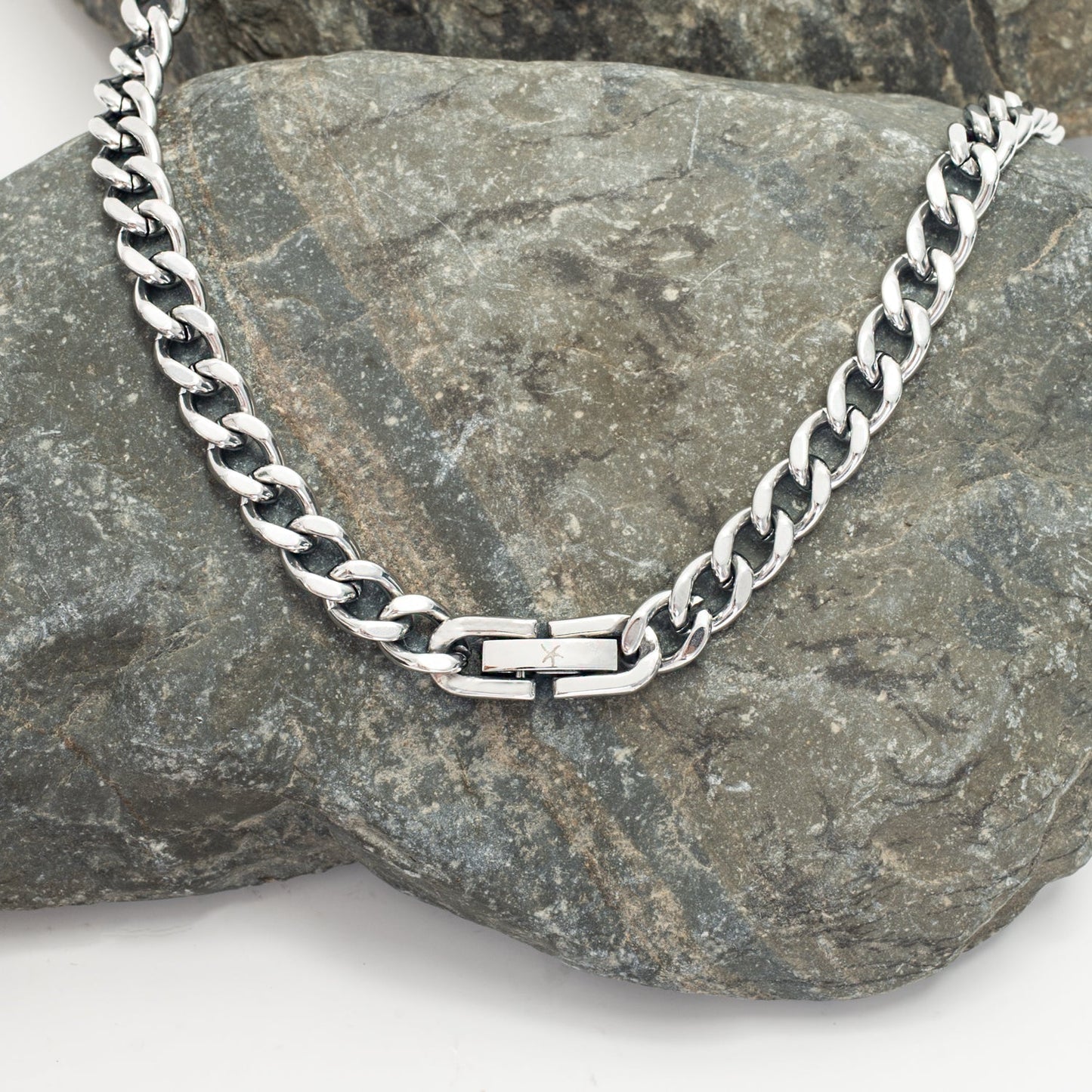 Linked Curb Chain in Stainless Steel
