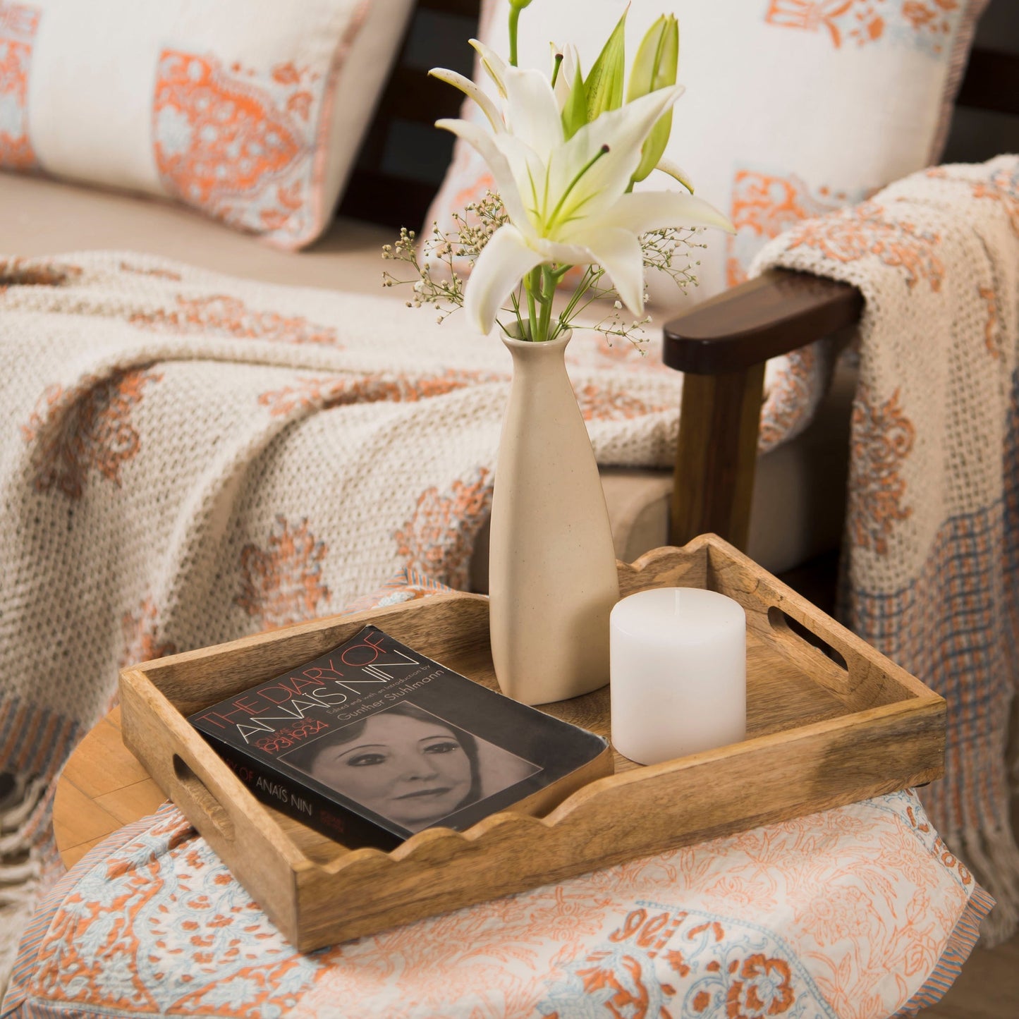 Handcarved Scalloped Elegance Mangowood Tray