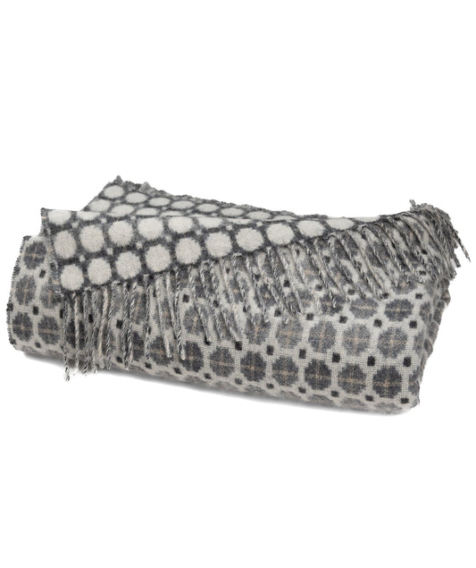 Southampton Home Merino Wool Medallion - Grey