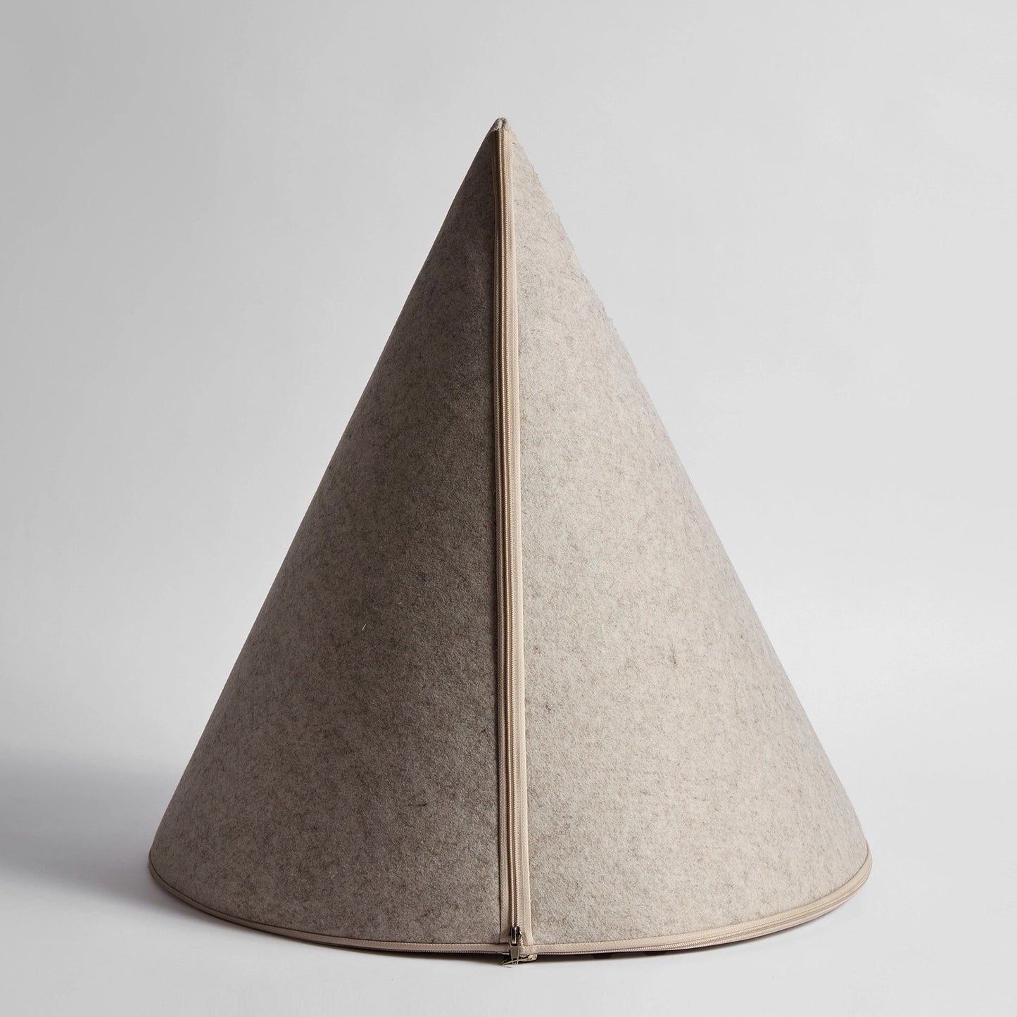 Nooee Pet Cave Molly (XL) – Cream