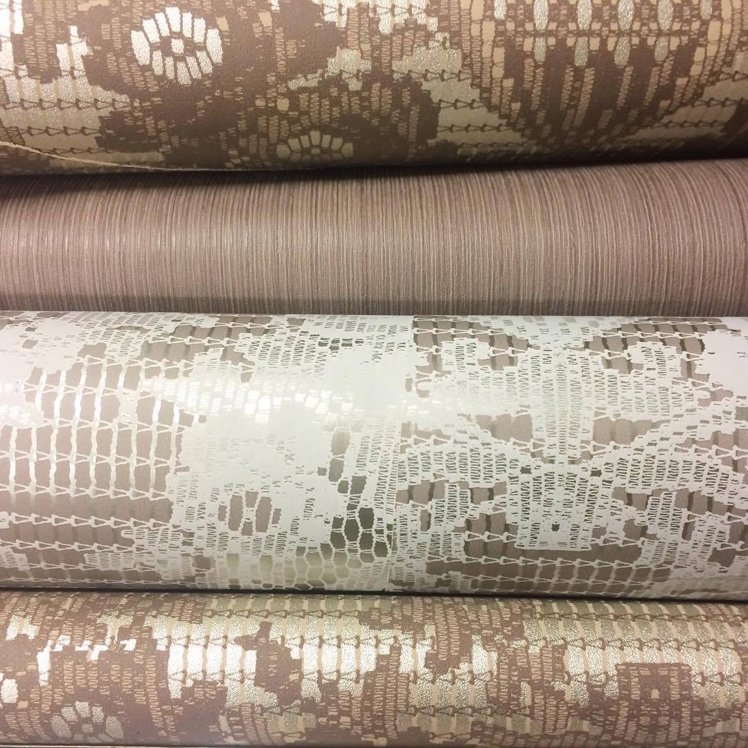 Prince of Scots Ribbon Damask Paper Lace Vinyl Wallpaper