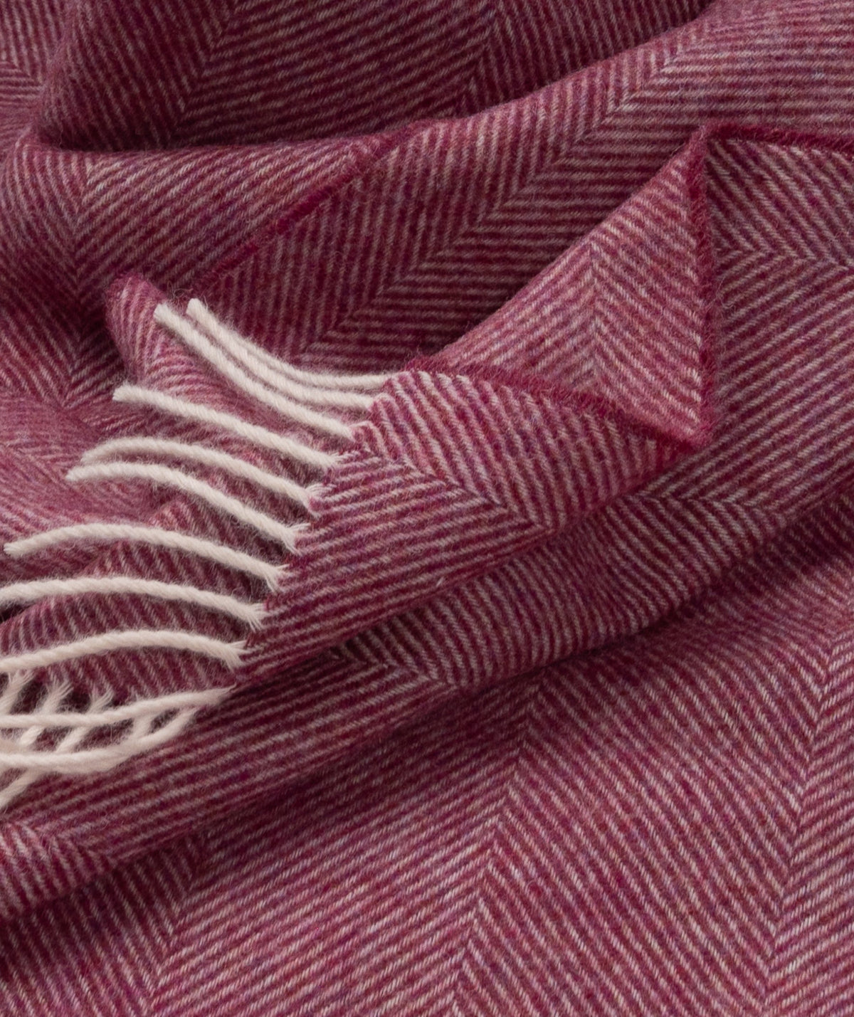 Southampton Home Shetland Lambswool Herringbone Throw – Berry