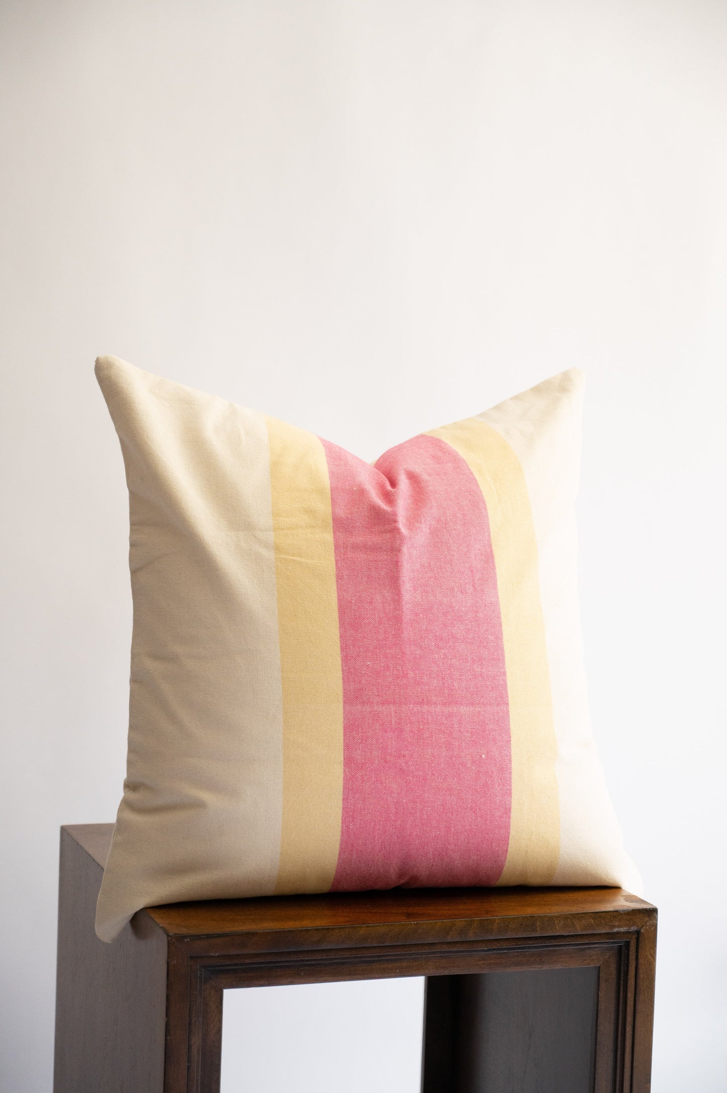 Saroj Hand Loom Pillow Cover 20"x20"