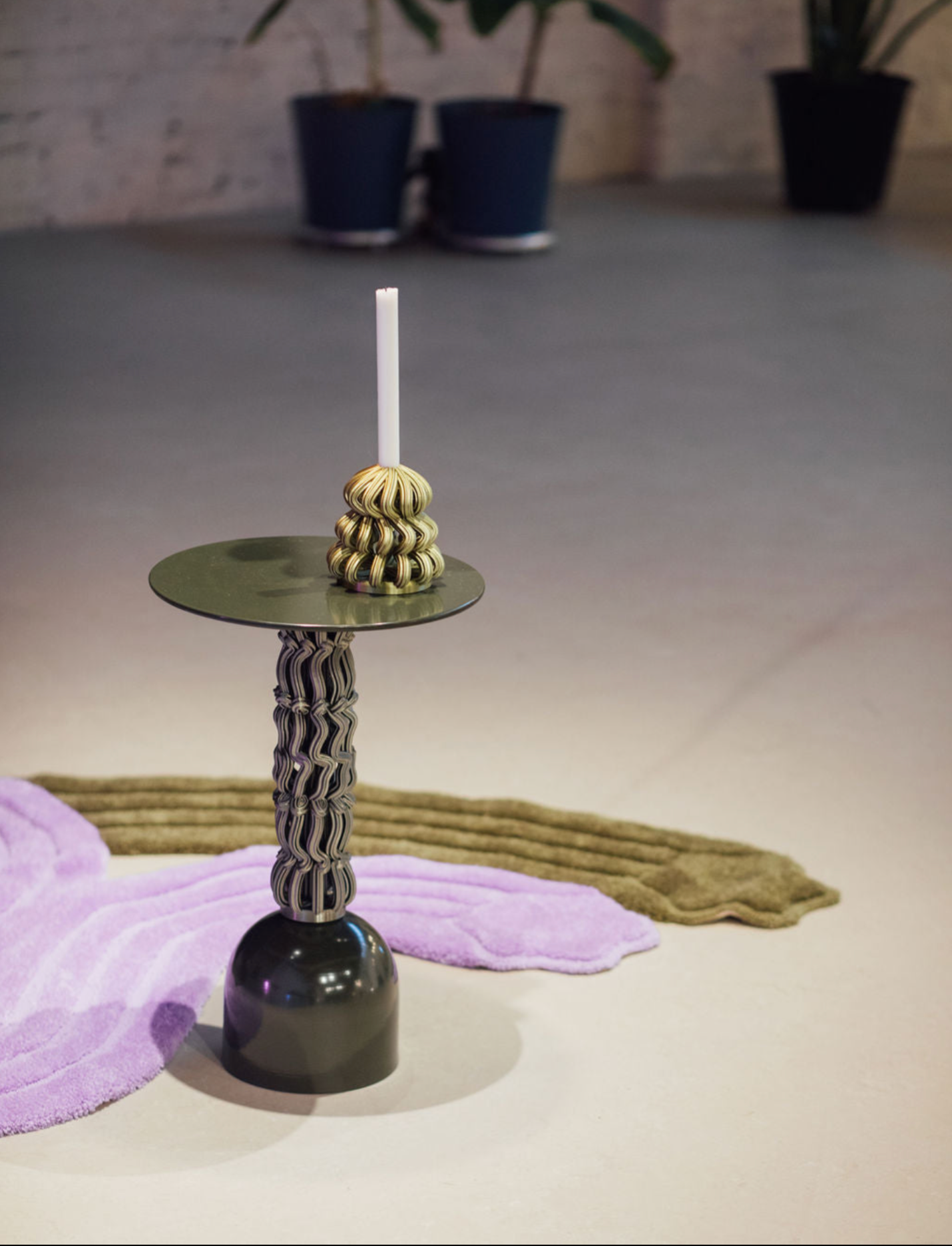 Frosting Martini Table