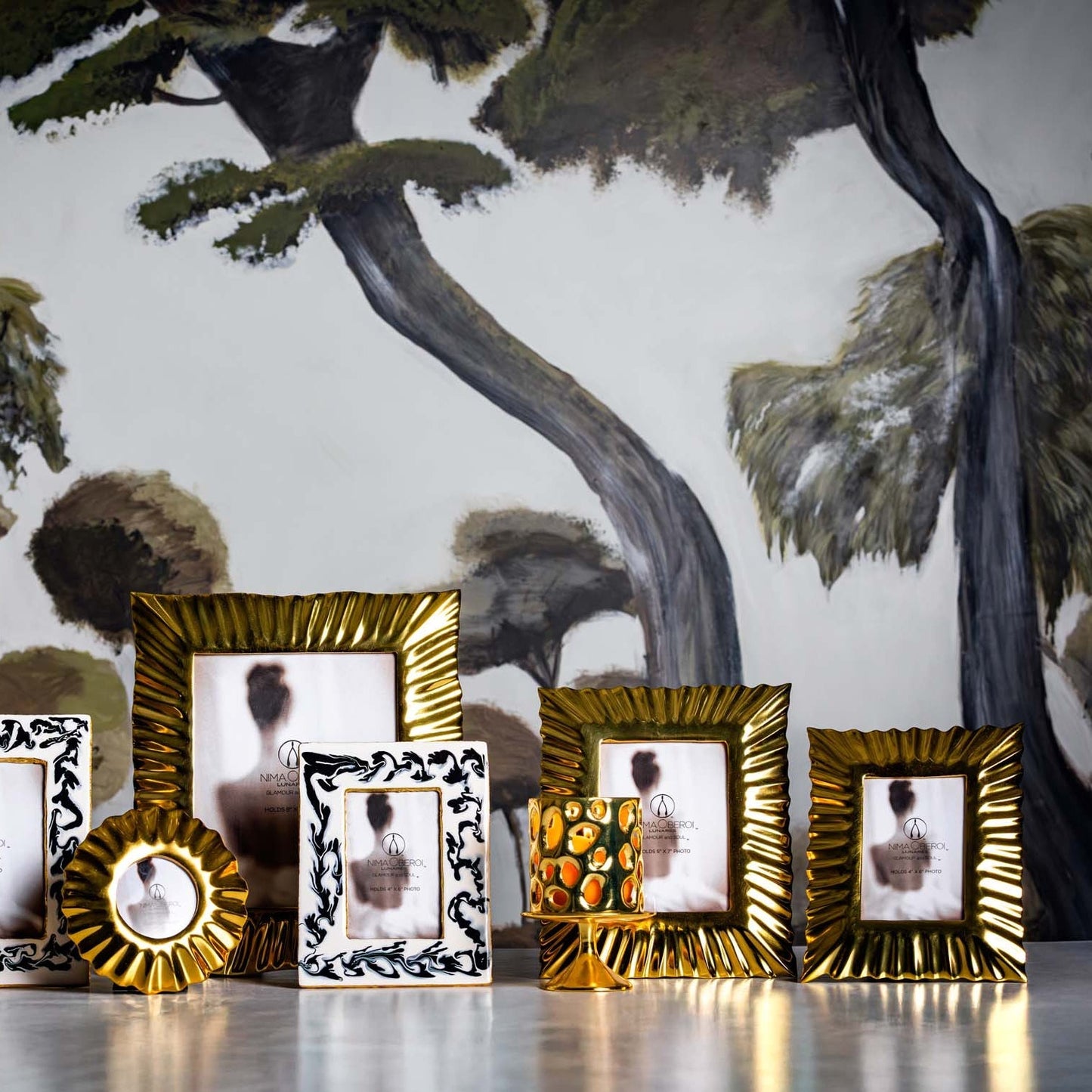Bianco Nero Frames