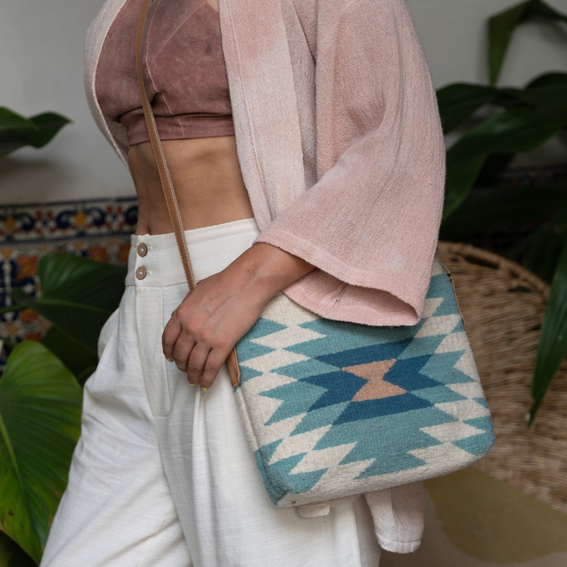 Viento Dulce Crossbody