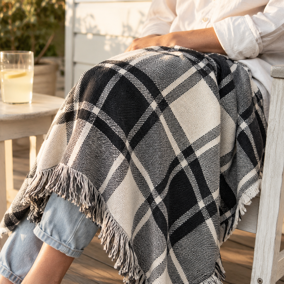 Black and White Plaid Jacquard Woven Throw