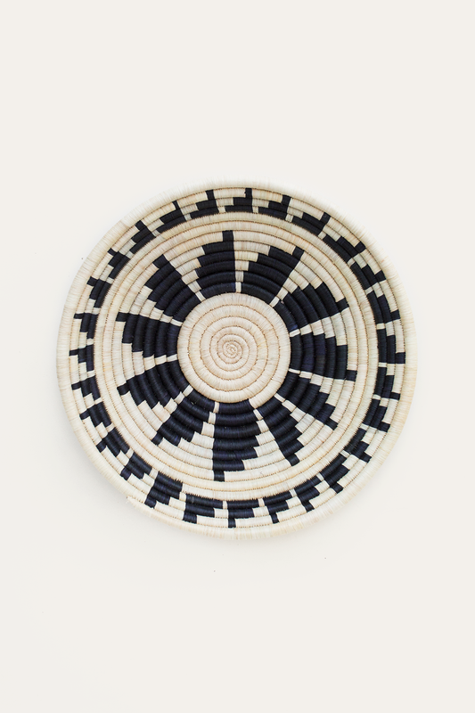 Burst Raffia Plateau