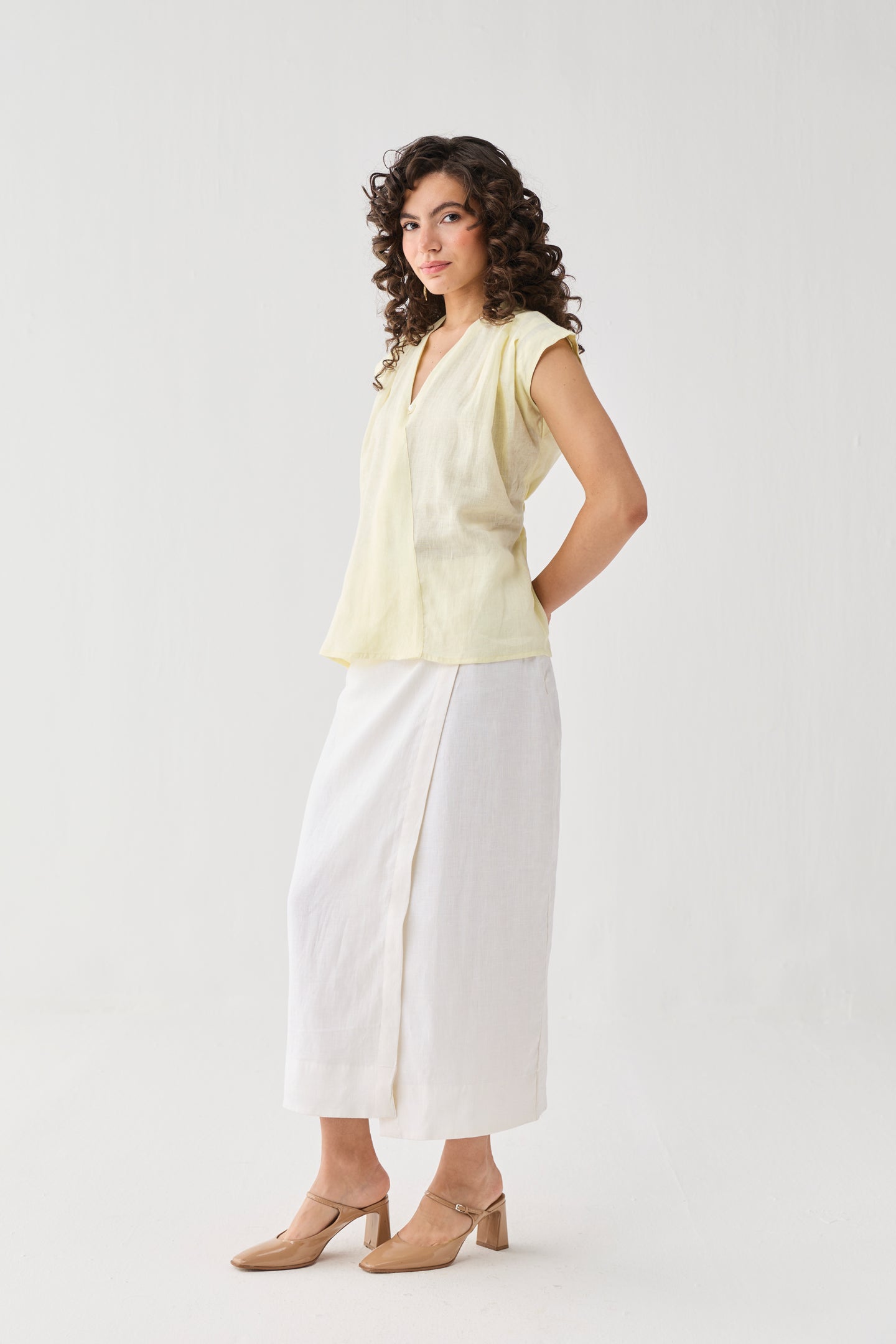 V-neck Overlap Top in Butter Lemon