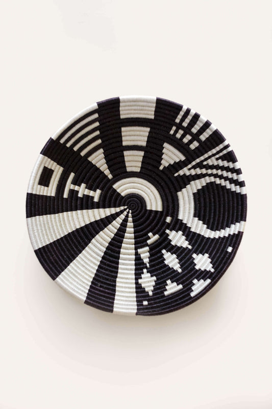 Geo Plateau Black and White