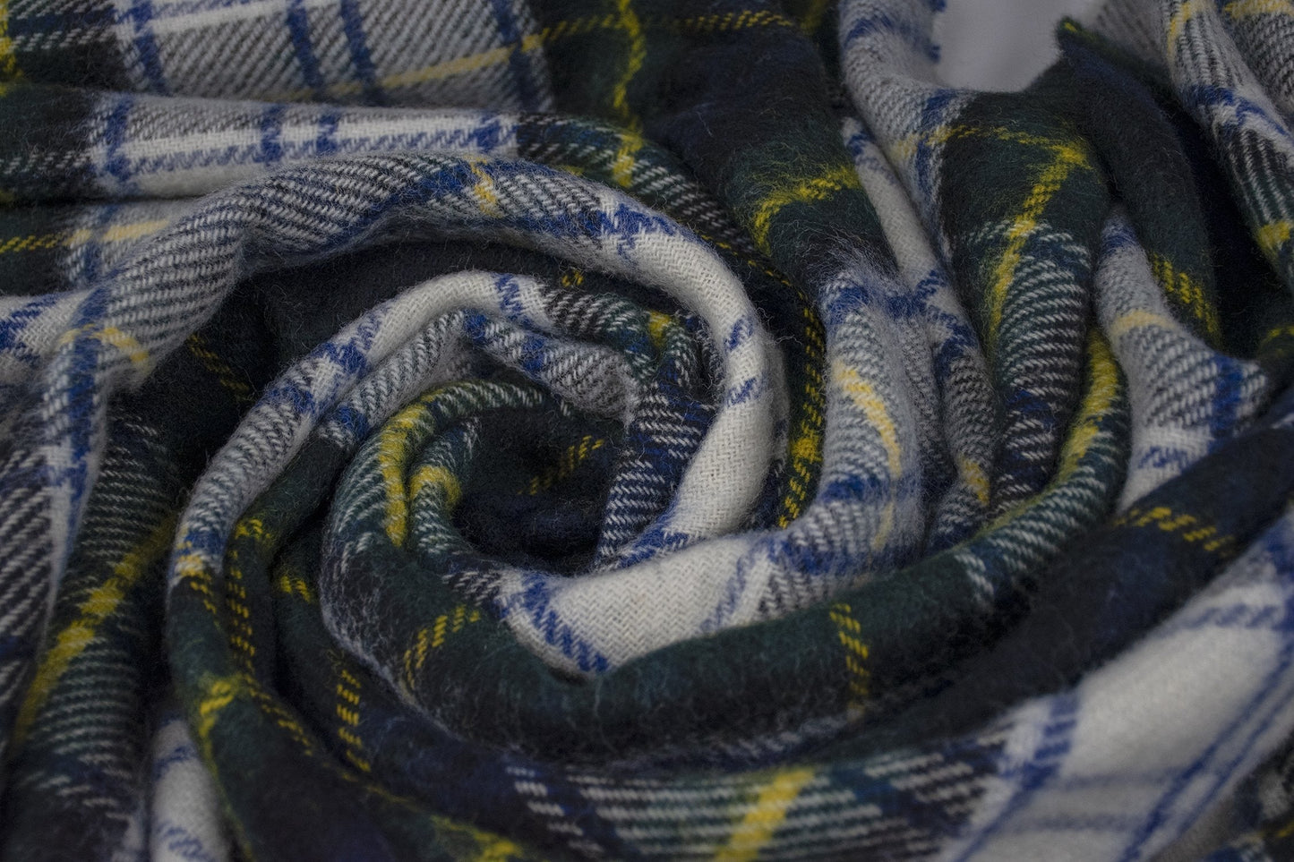 Highland Tweeds Pure New Wool Throw (Dress Gordon)