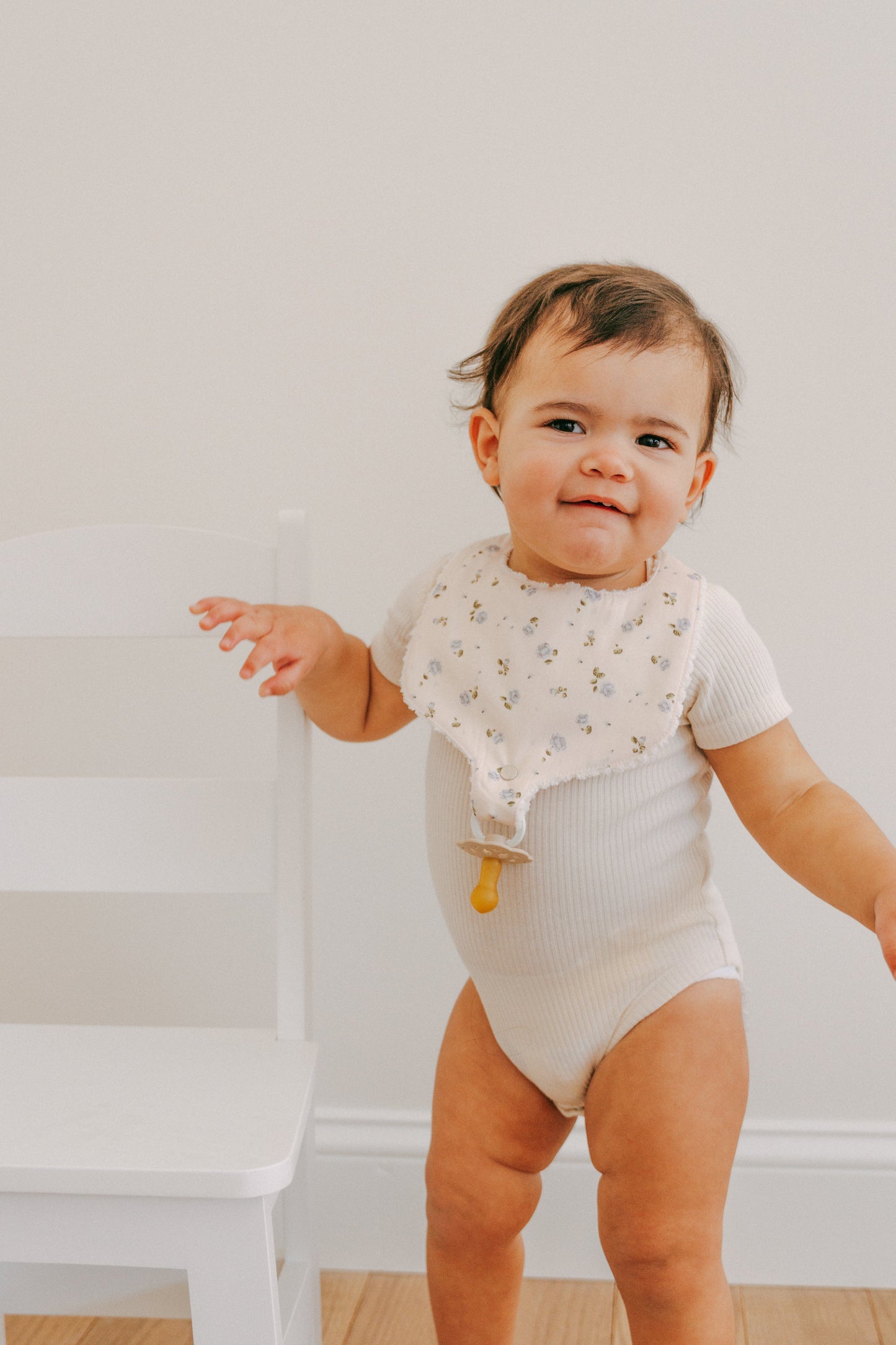 Soothe & Snap Pacifier Bib - Rosemilk Bloom